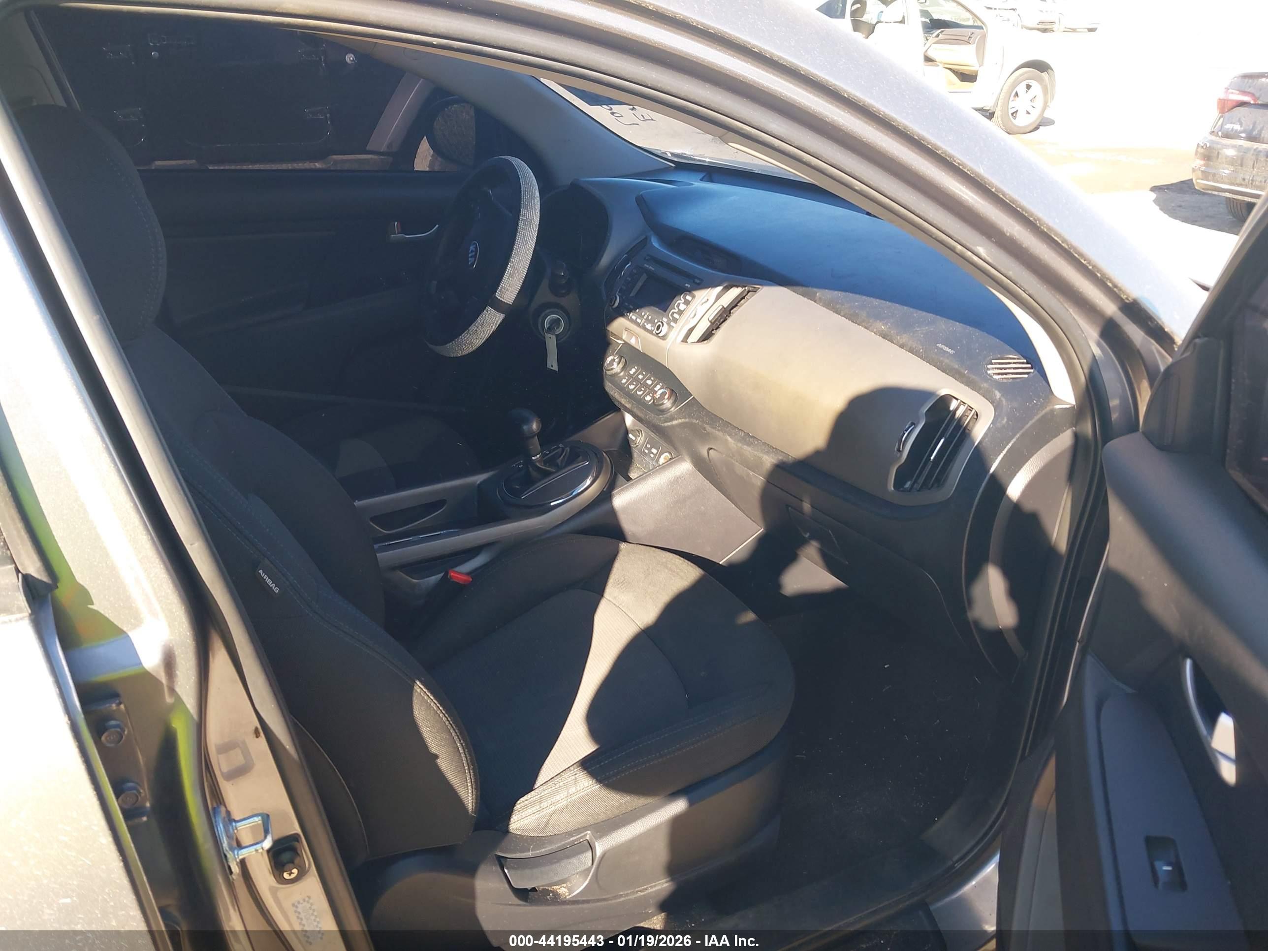 KIA SPORTAGE image 5