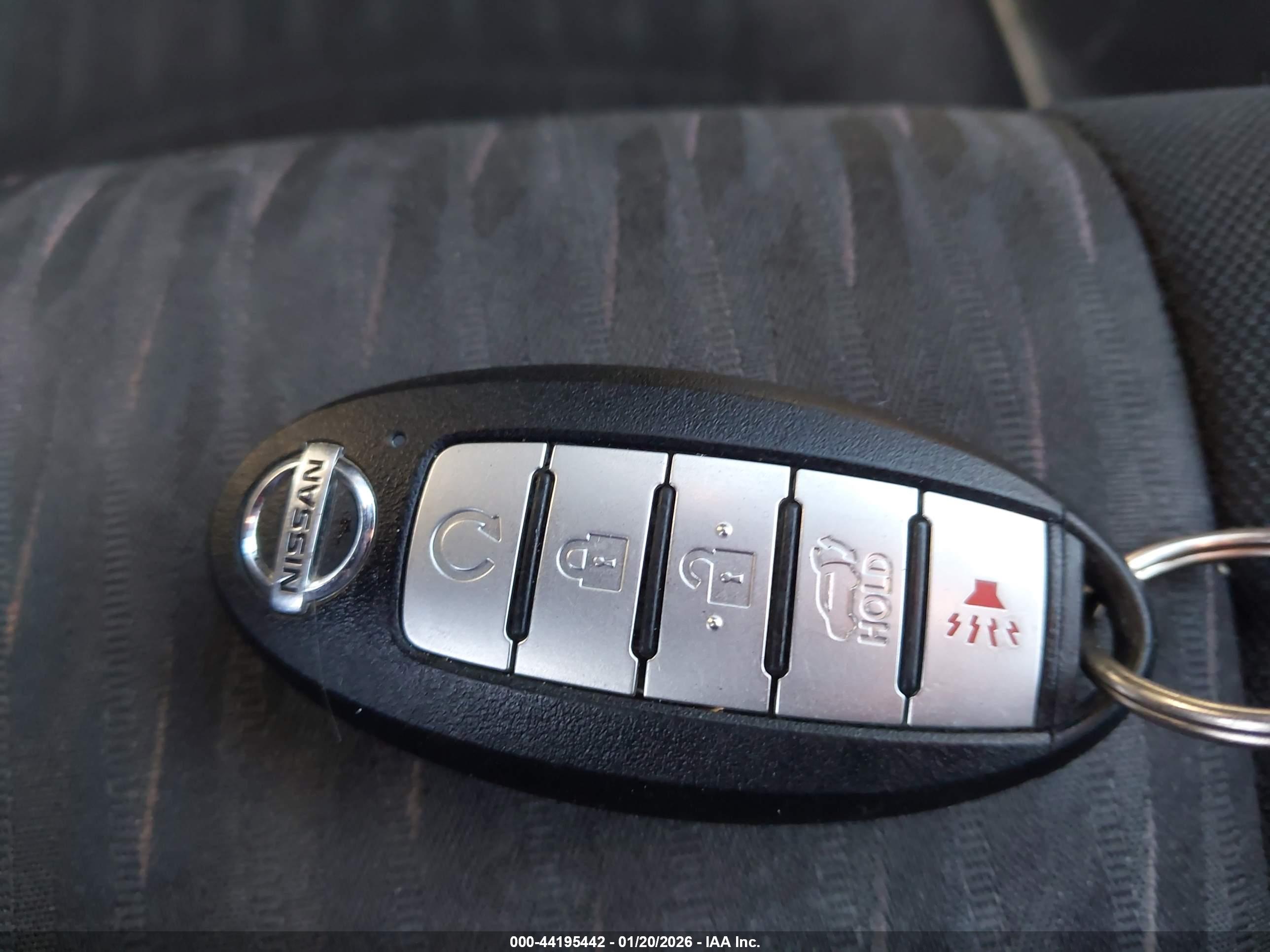 NISSAN ROGUE image 11