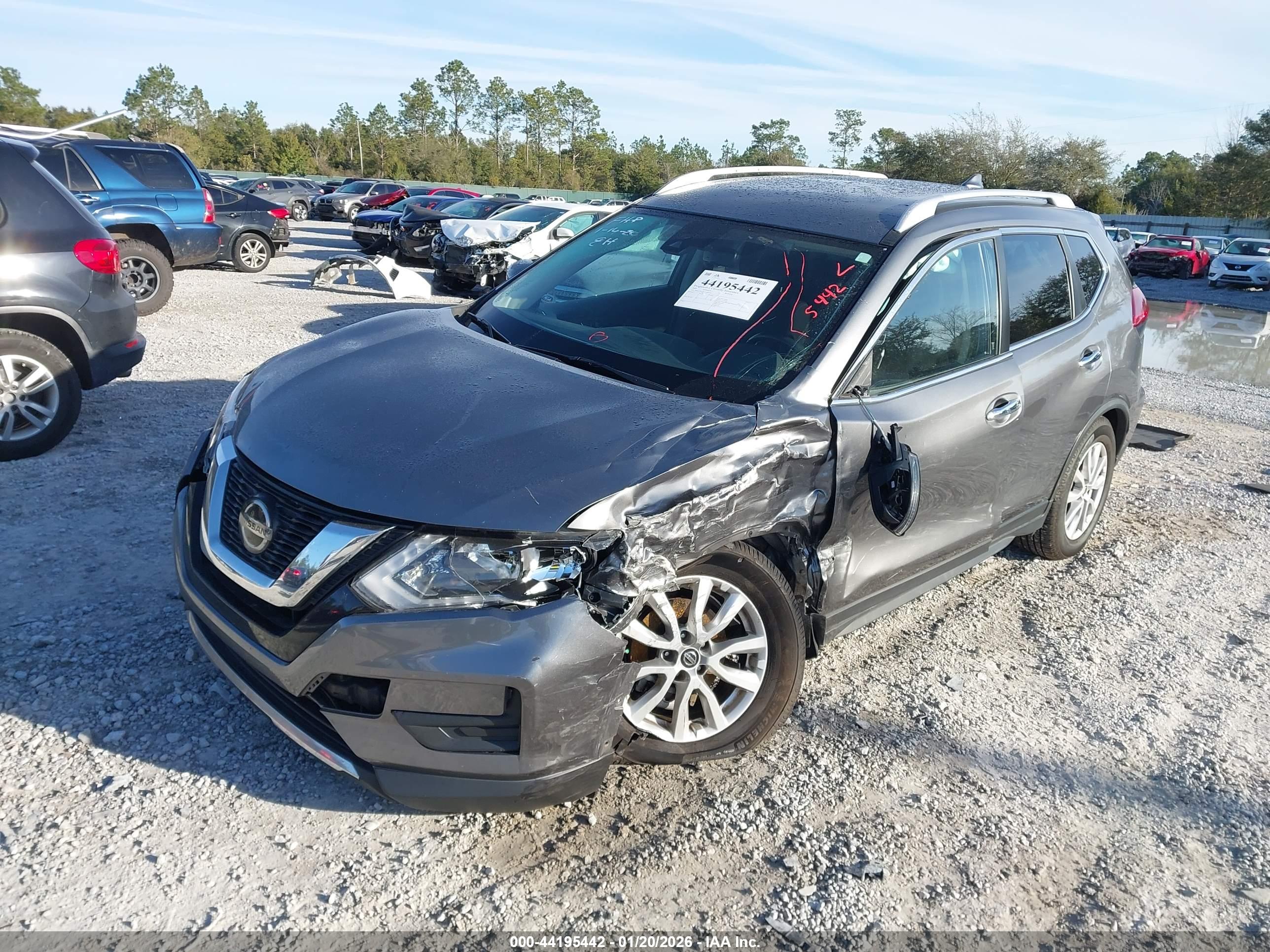 NISSAN ROGUE image 2
