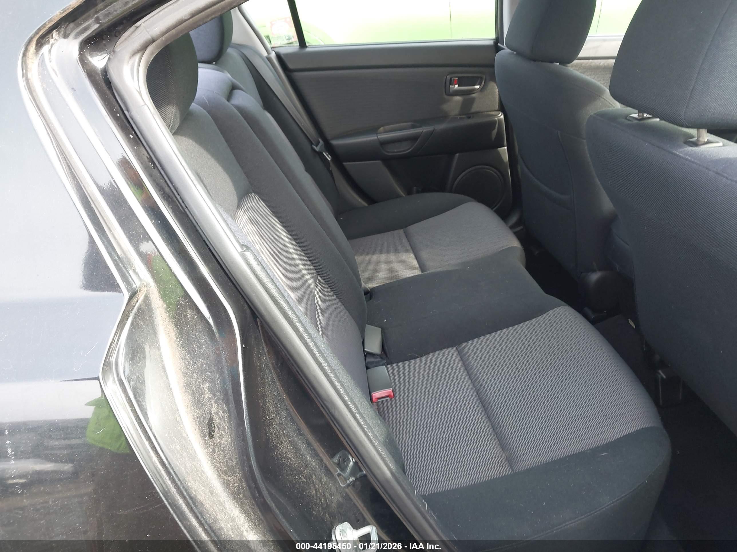 MAZDA MAZDA3 image 8
