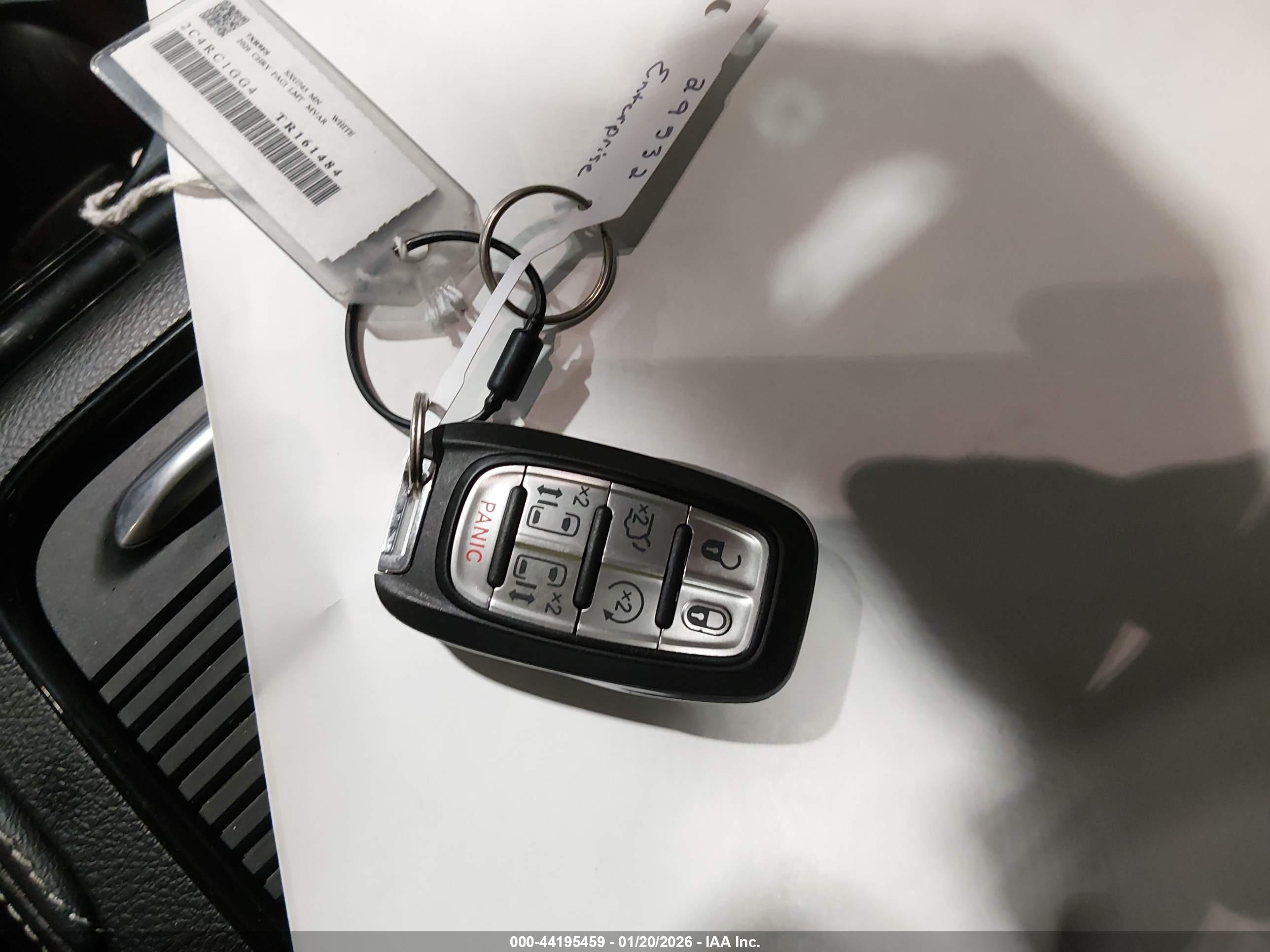 CHRYSLER PACIFICA image 11