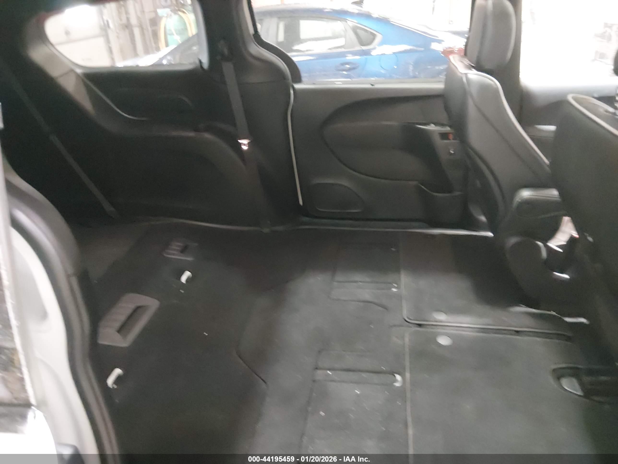 CHRYSLER PACIFICA image 8