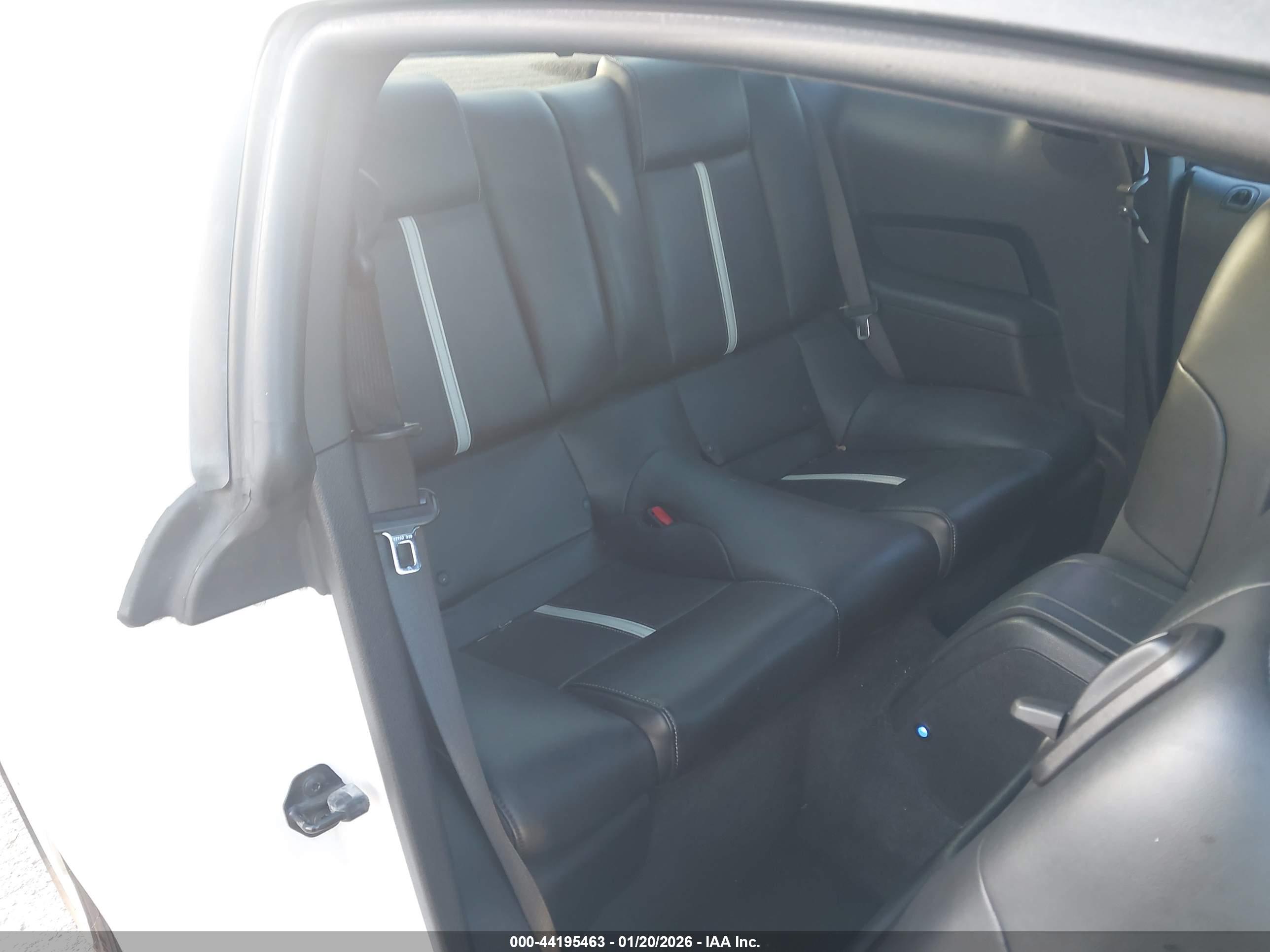 FORD MUSTANG image 8
