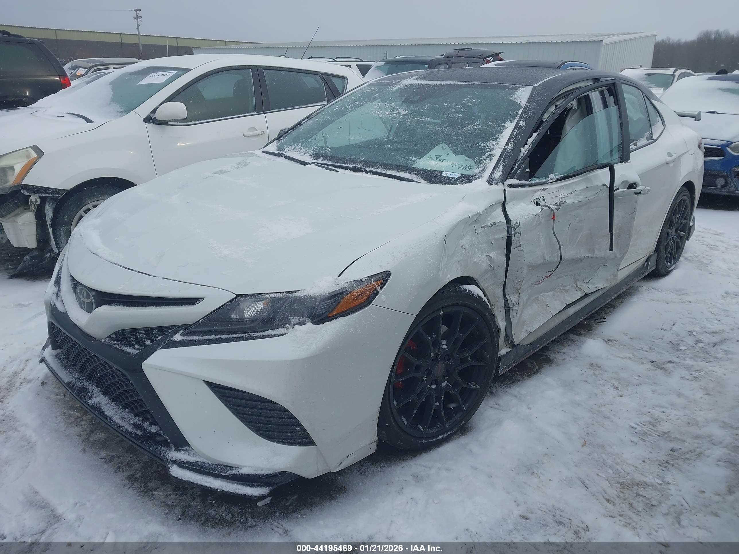 TOYOTA CAMRY image 2