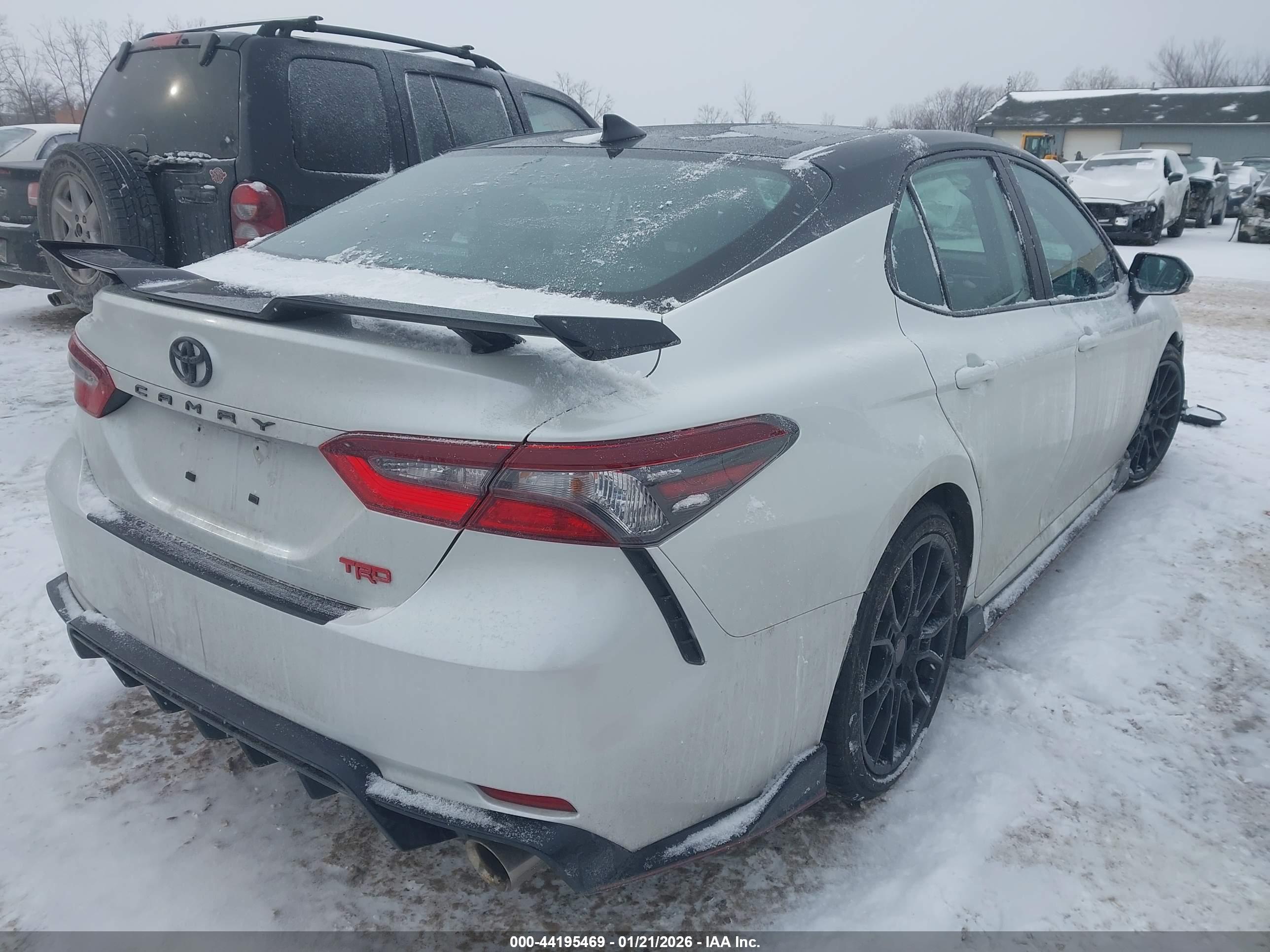 TOYOTA CAMRY image 4