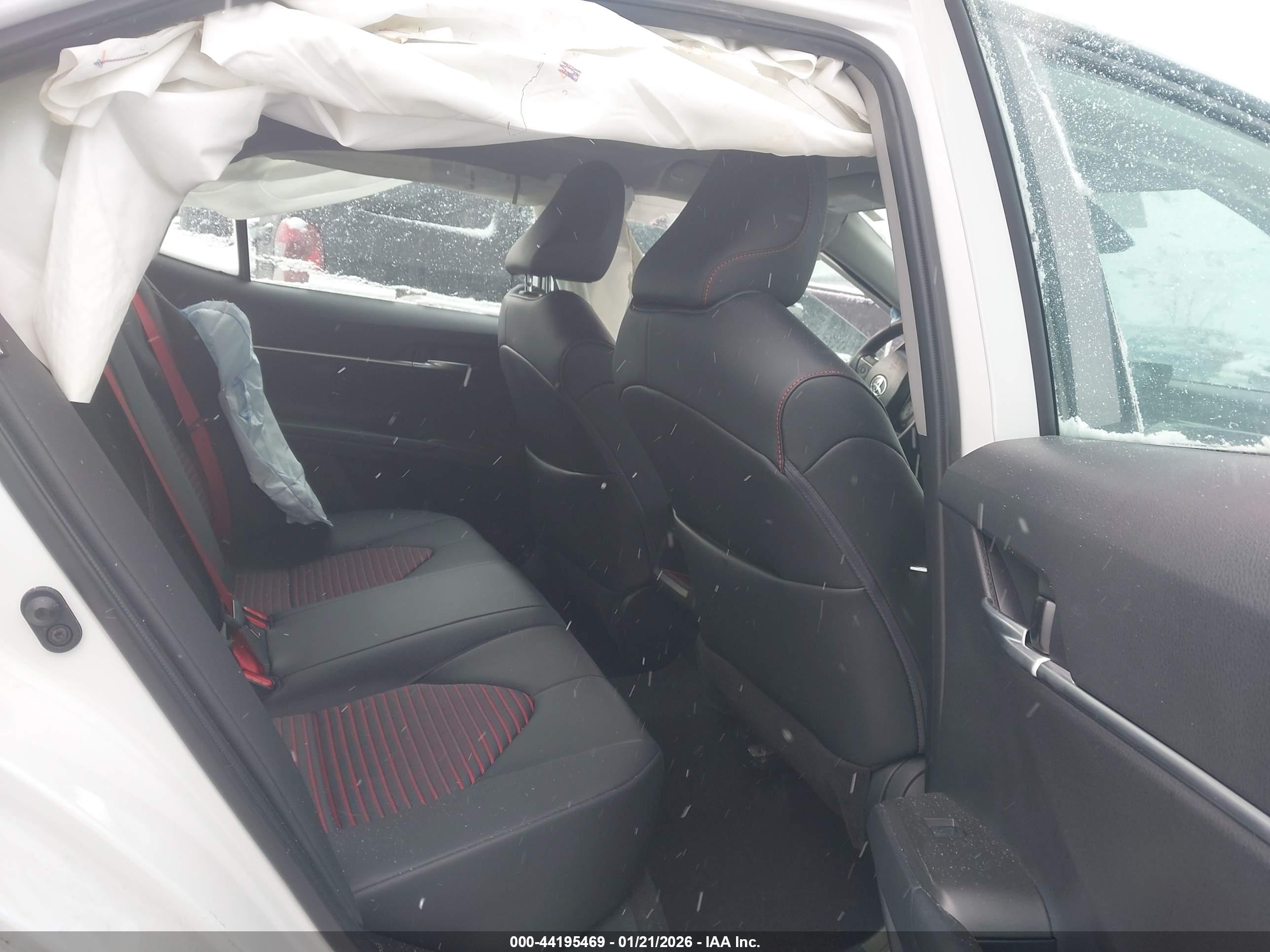 TOYOTA CAMRY image 8