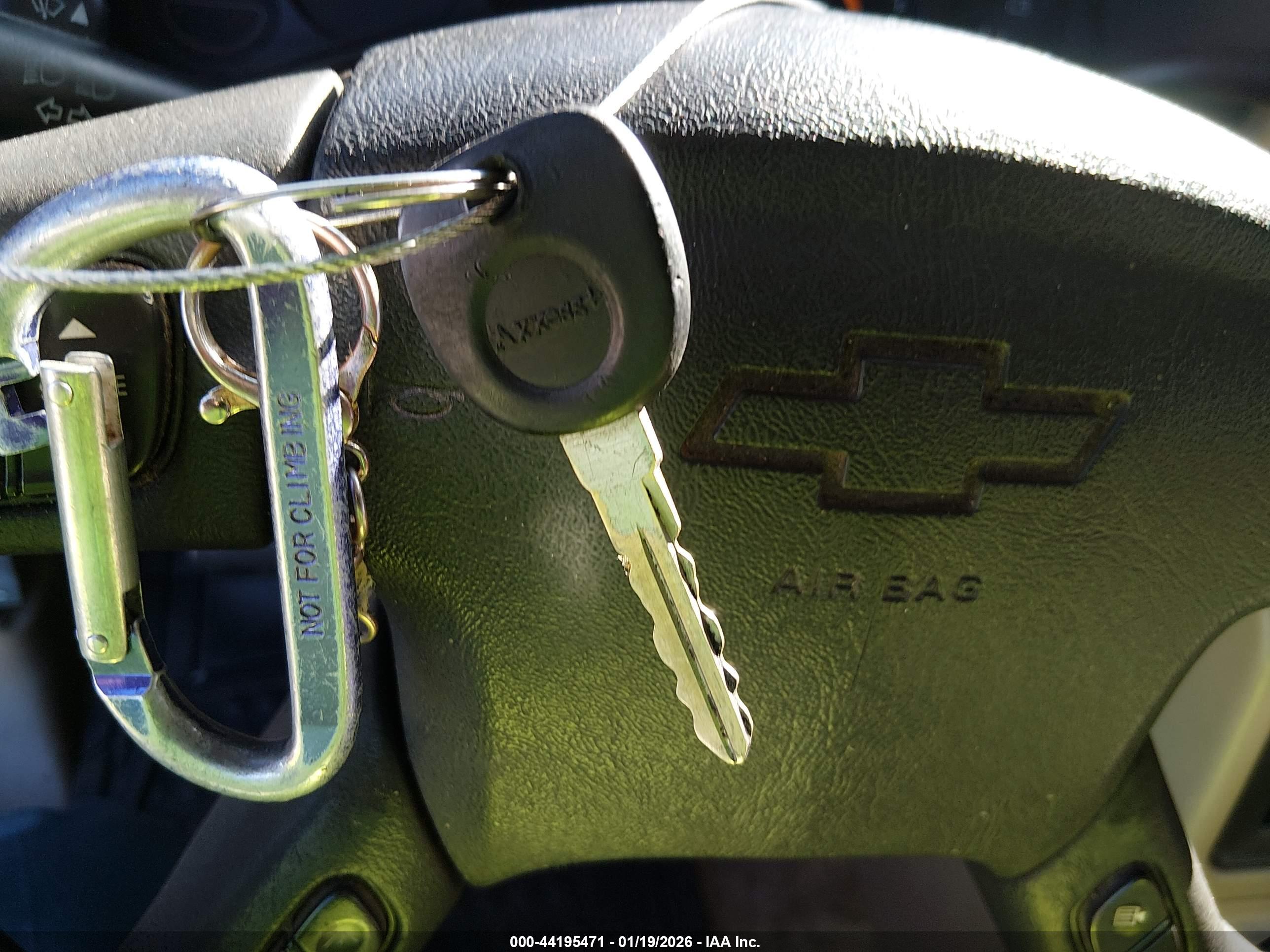 CHEVROLET SUBURBAN image 11