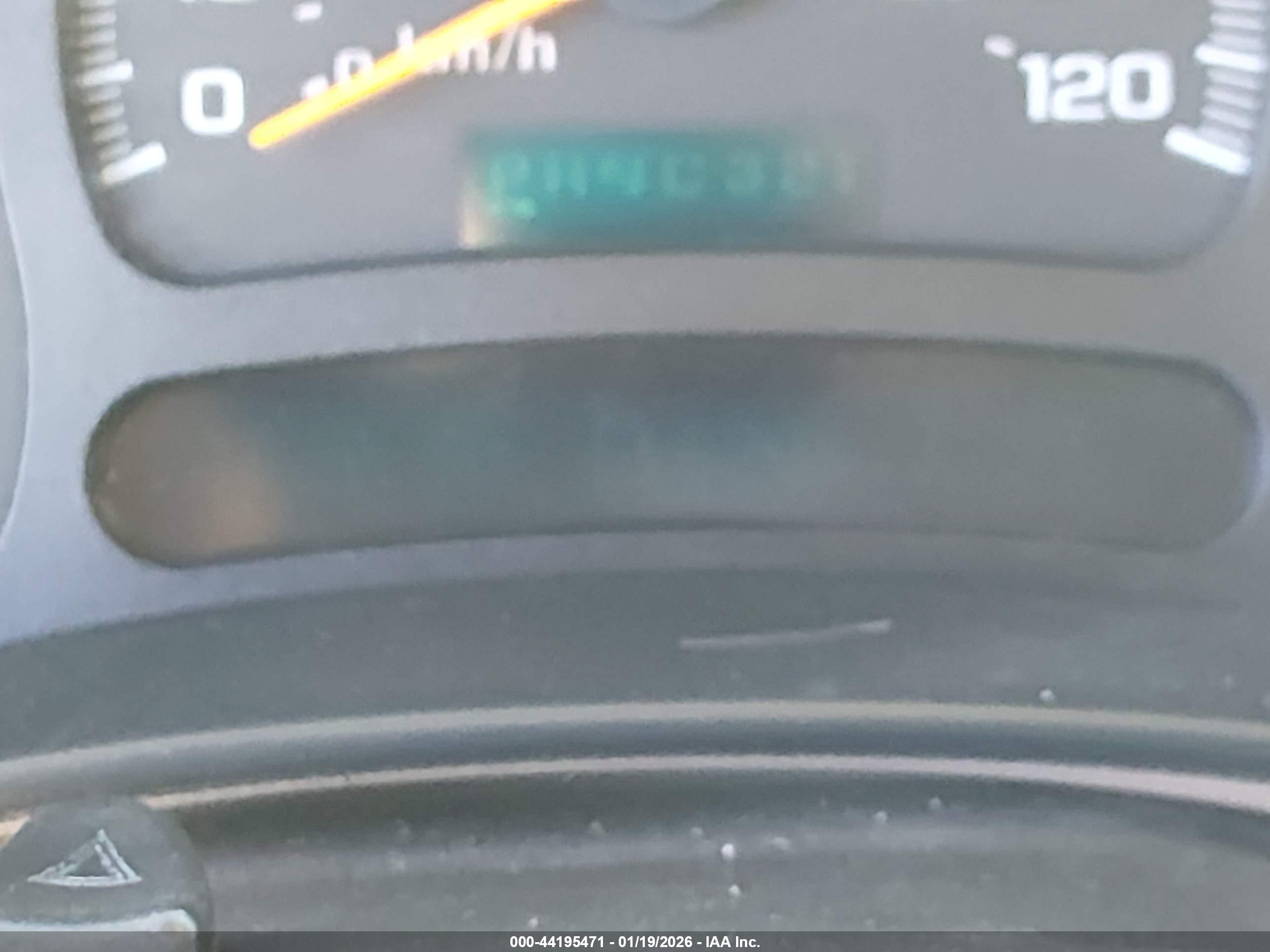 CHEVROLET SUBURBAN image 7