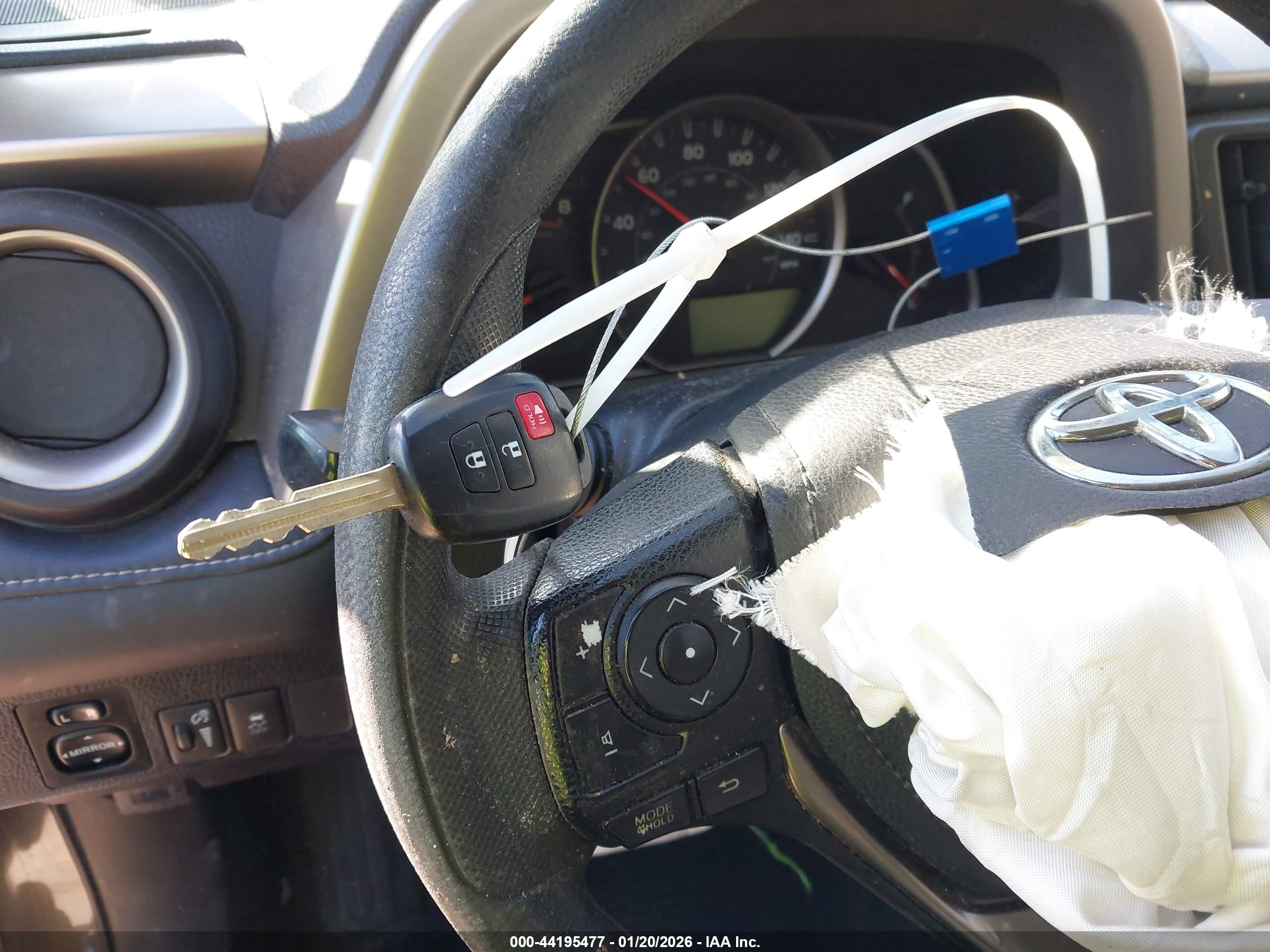TOYOTA RAV4 image 11
