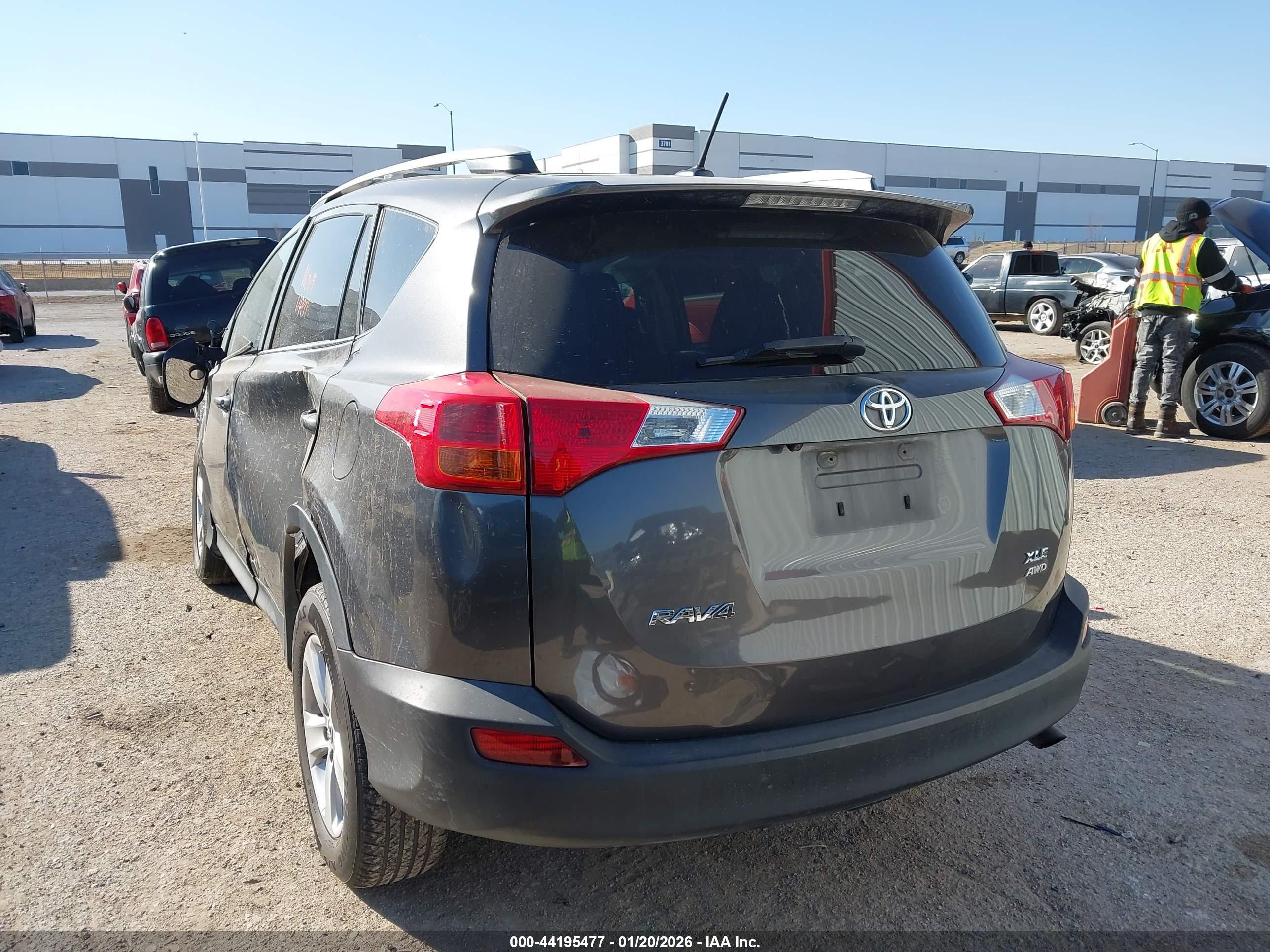 TOYOTA RAV4 image 3