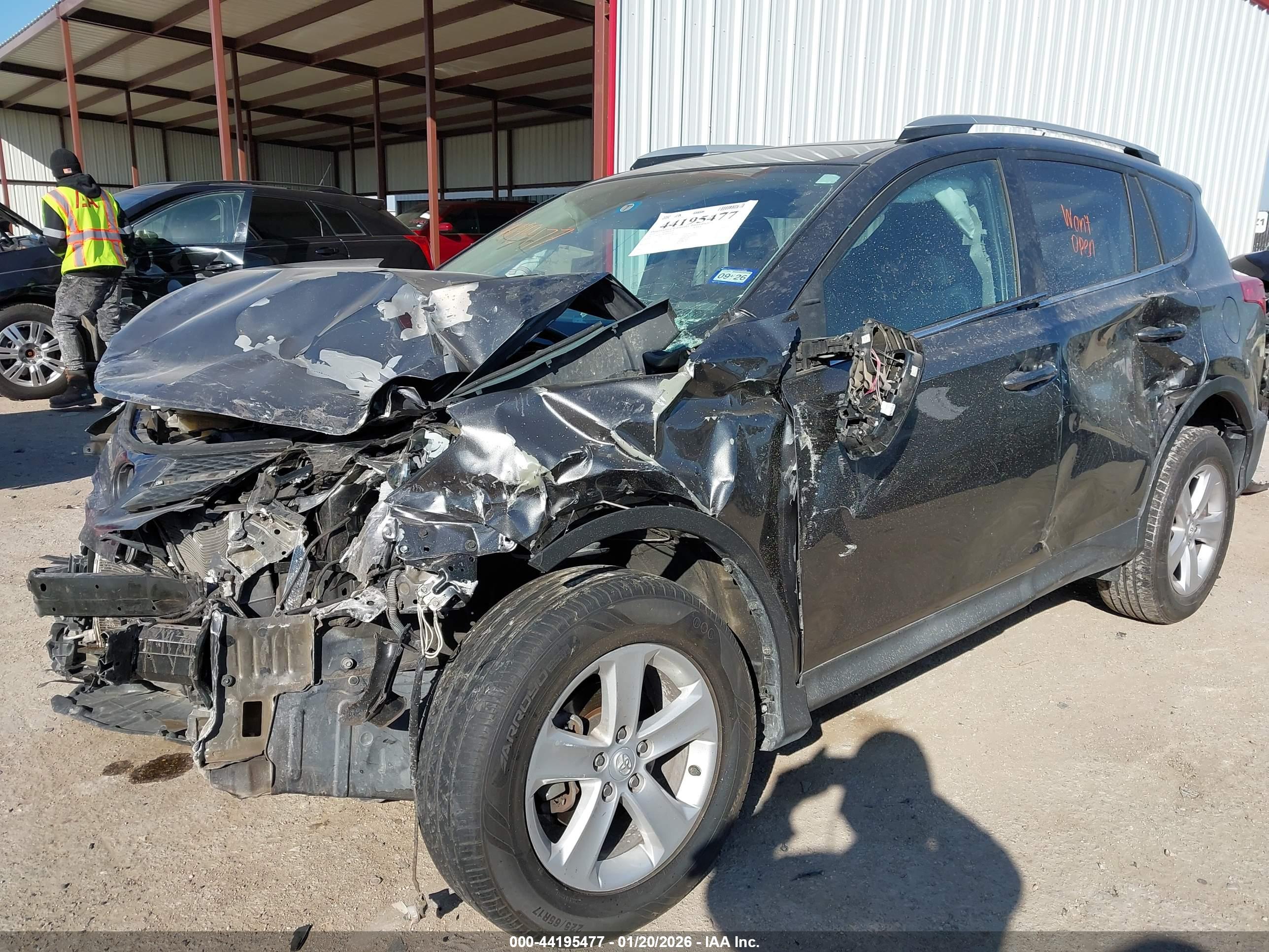 TOYOTA RAV4 image 6