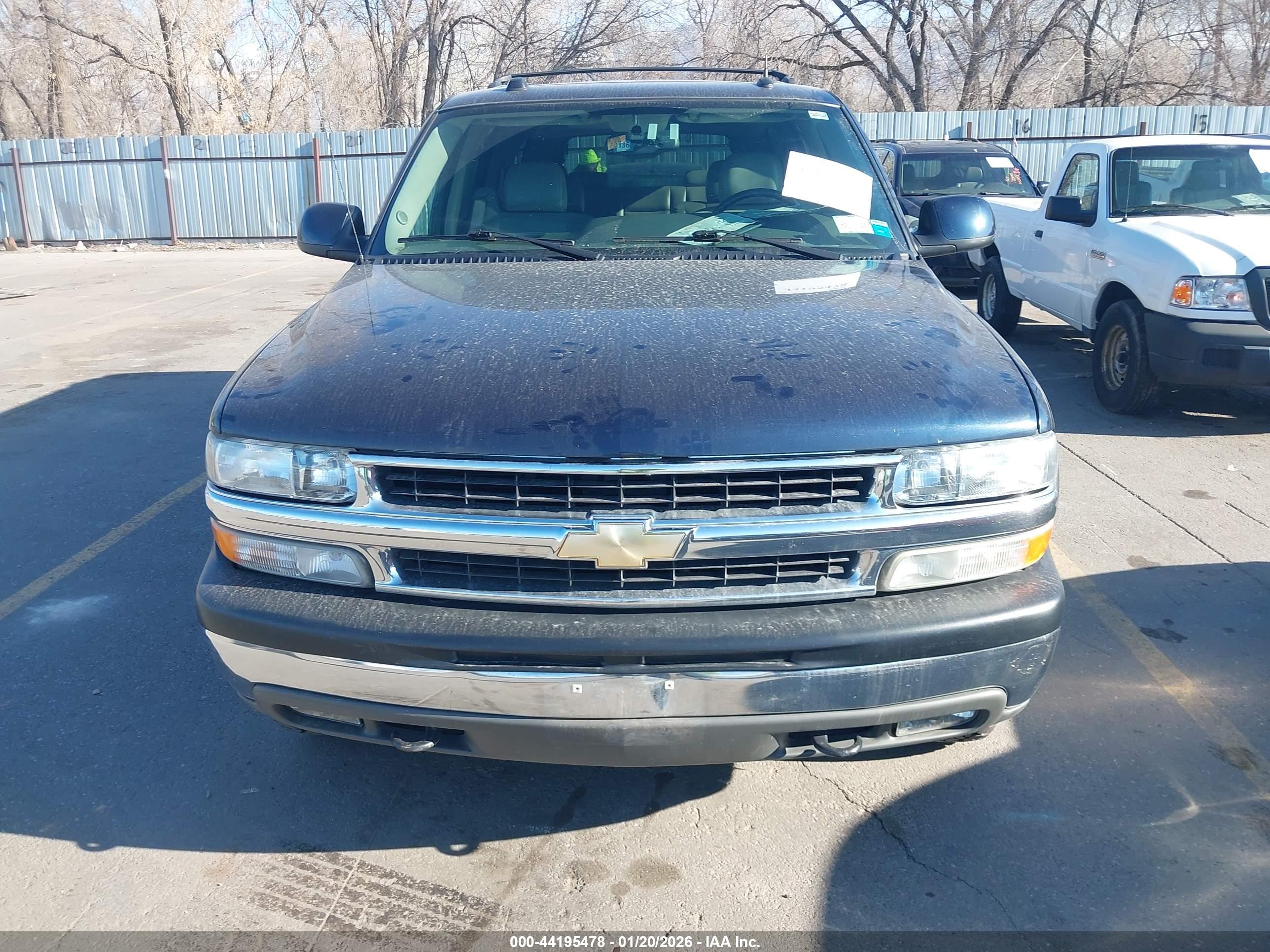 CHEVROLET SUBURBAN image 6