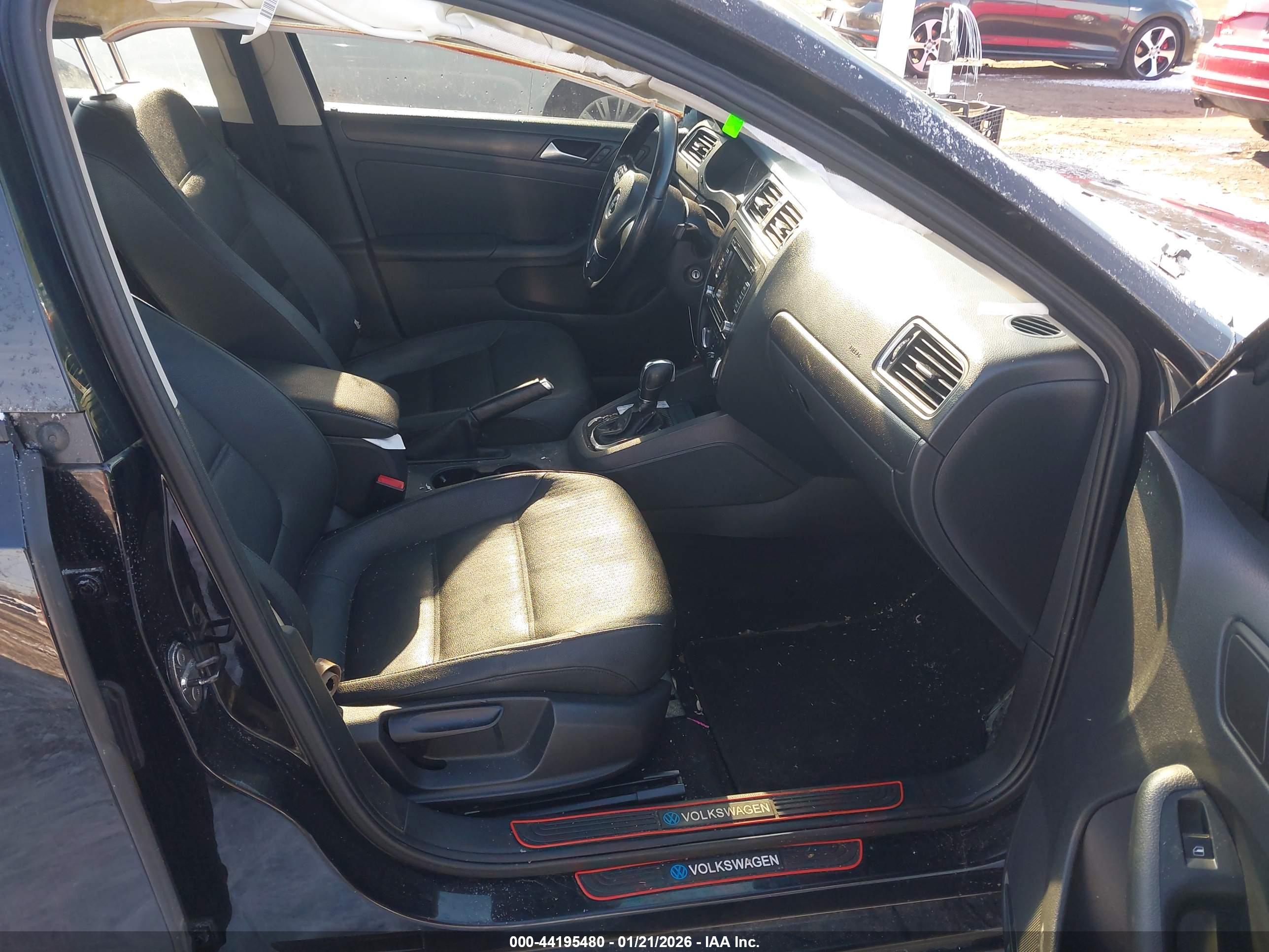 VOLKSWAGEN JETTA image 5