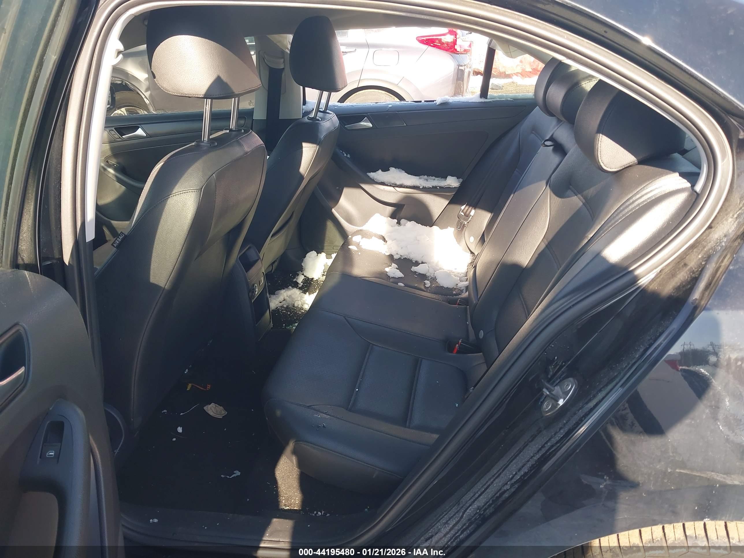 VOLKSWAGEN JETTA image 8