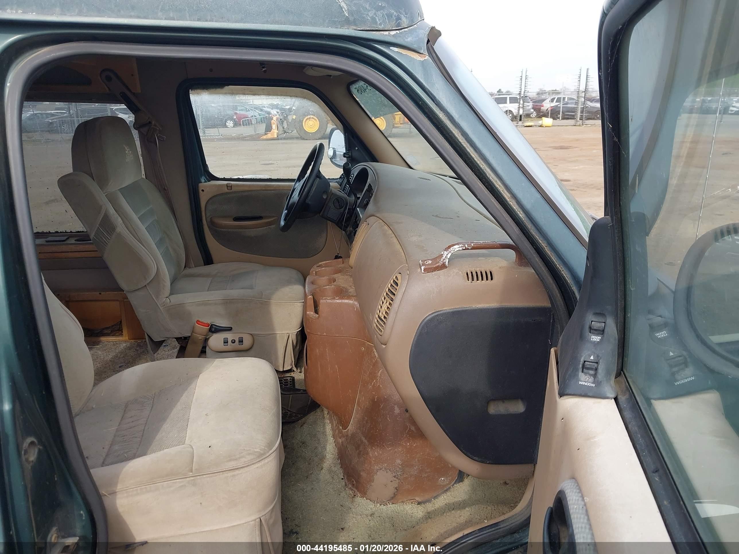 DODGE RAM image 5