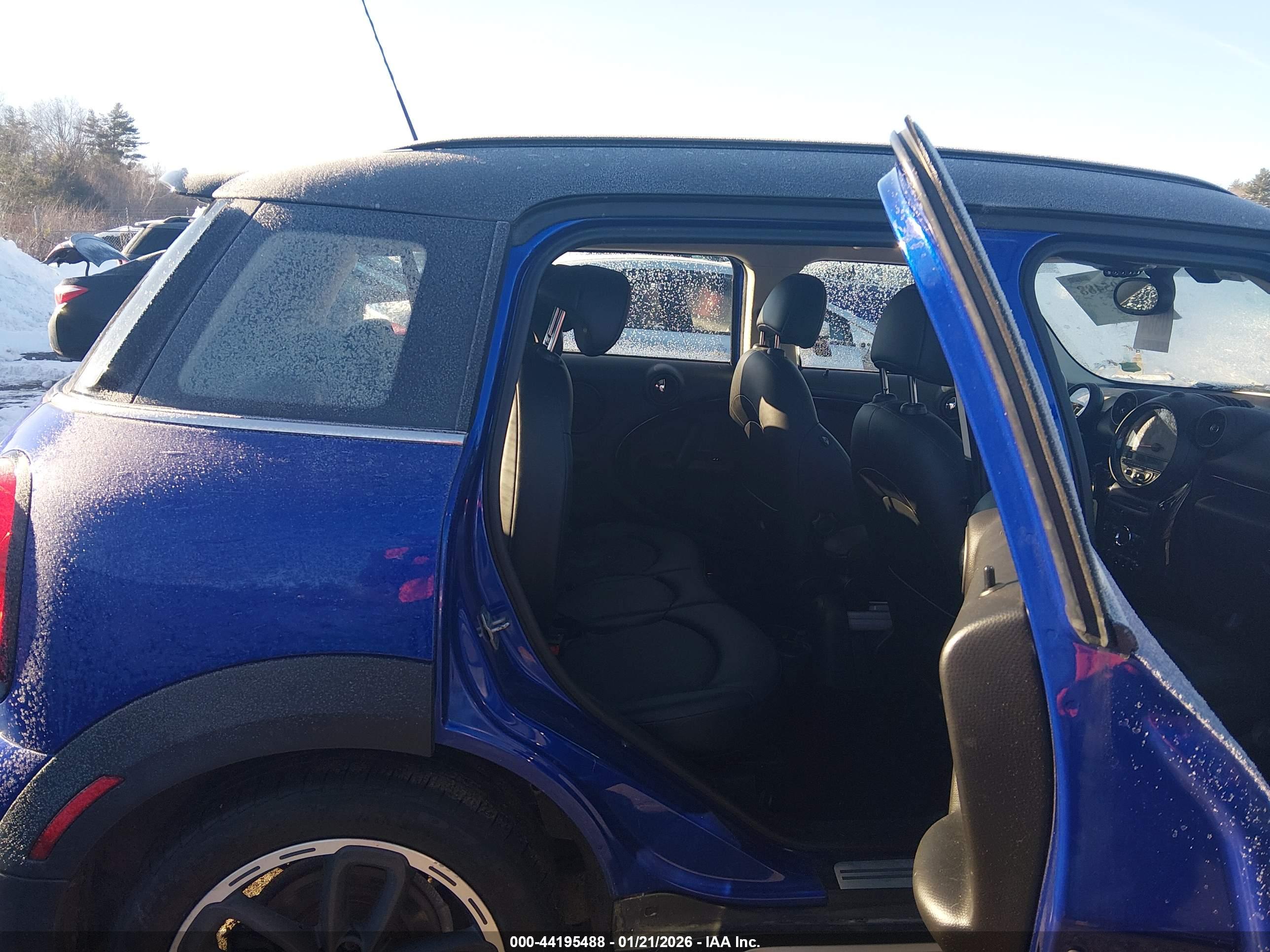 MINI COUNTRYMAN image 8