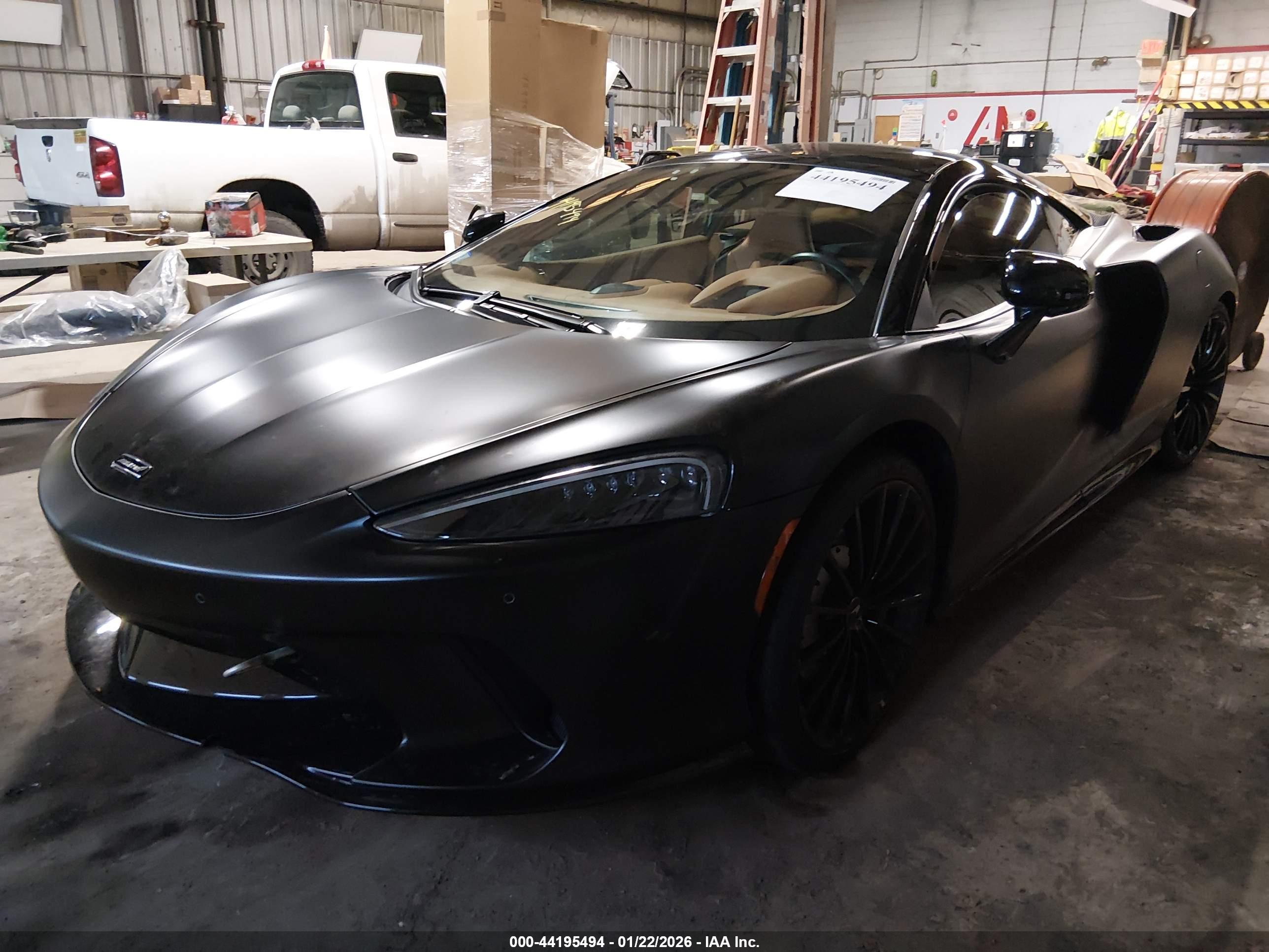 MCLAREN GT image 2