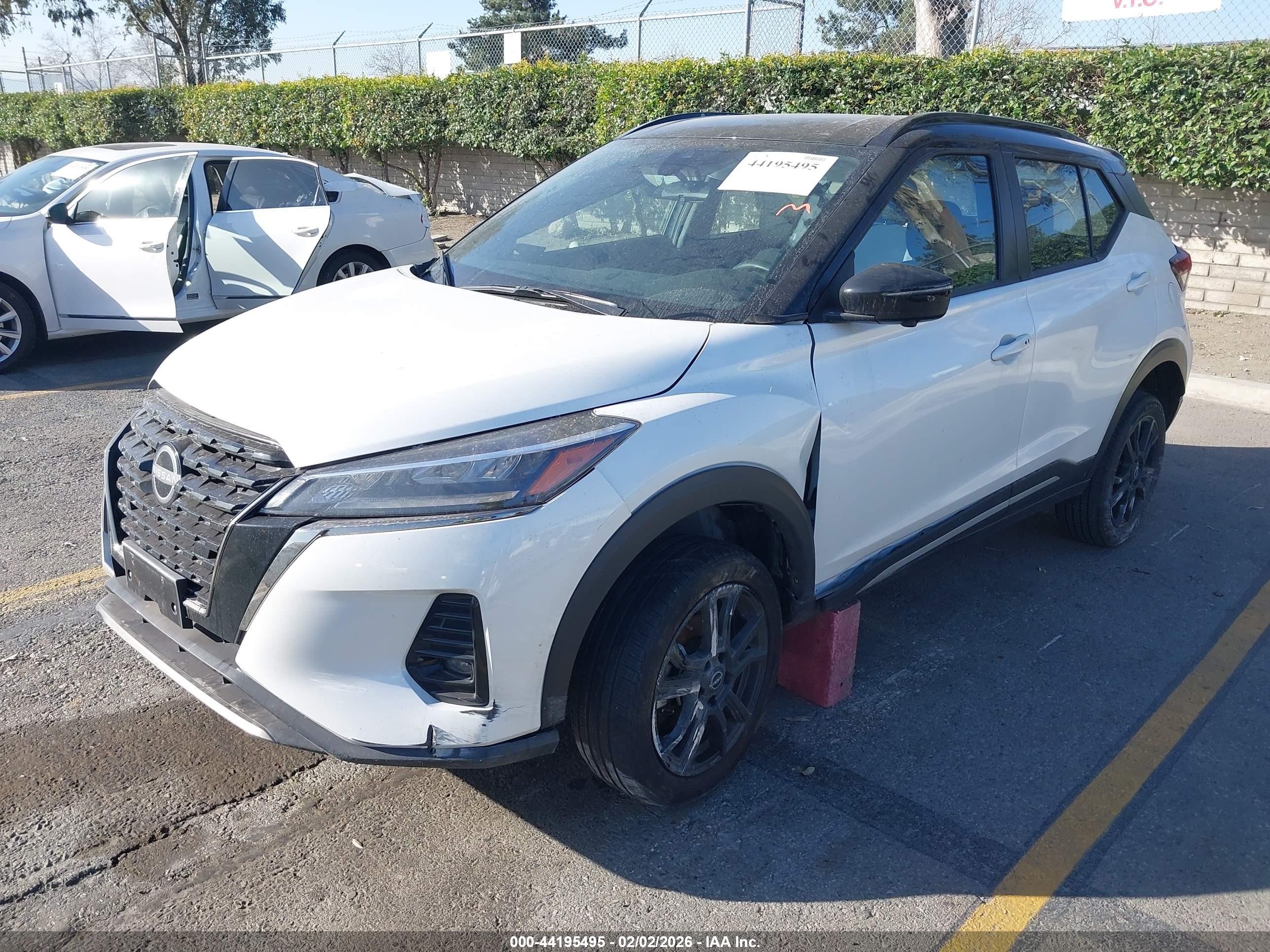 NISSAN KICKS image 2