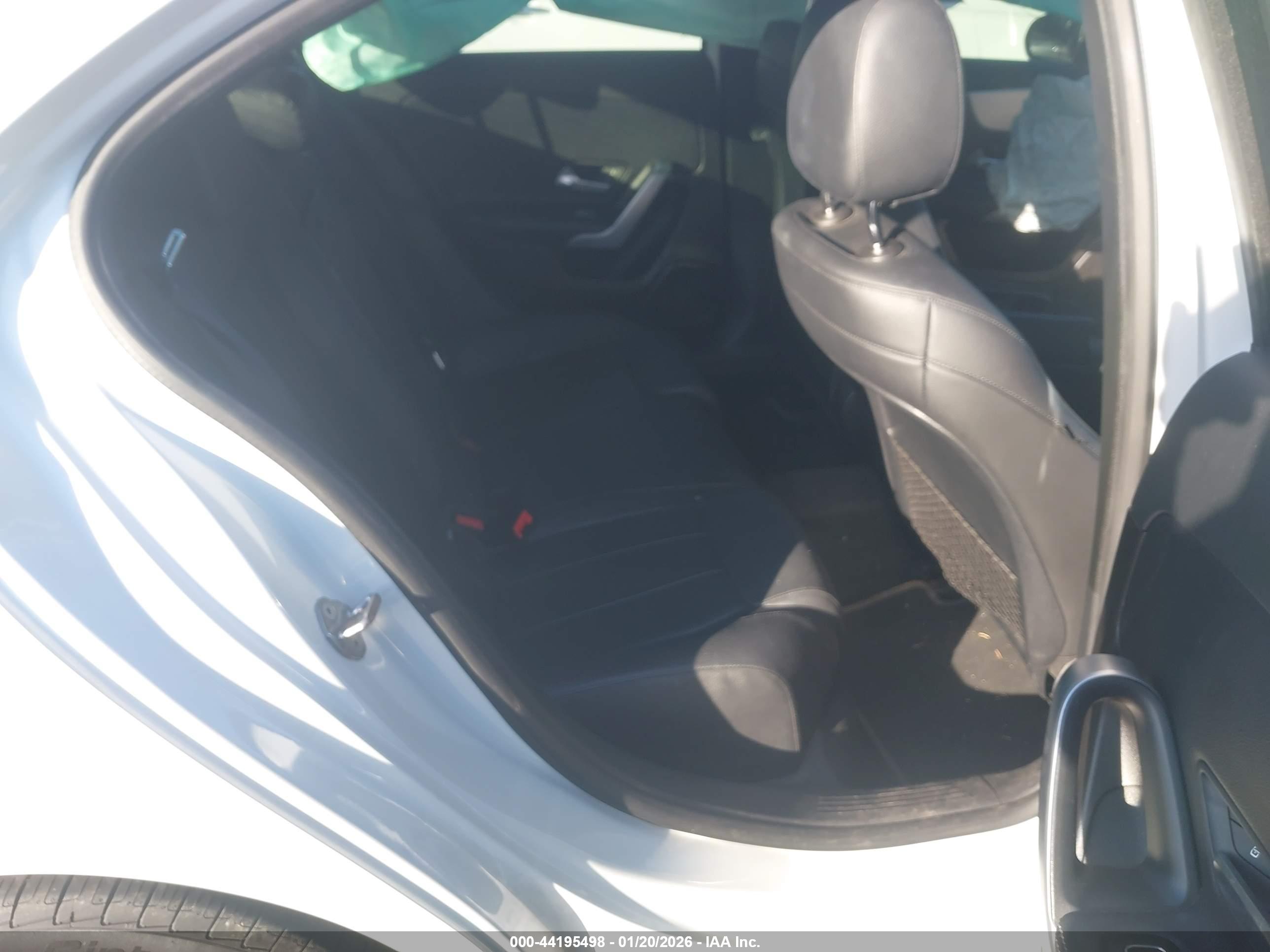 MERCEDES-BENZ A image 8