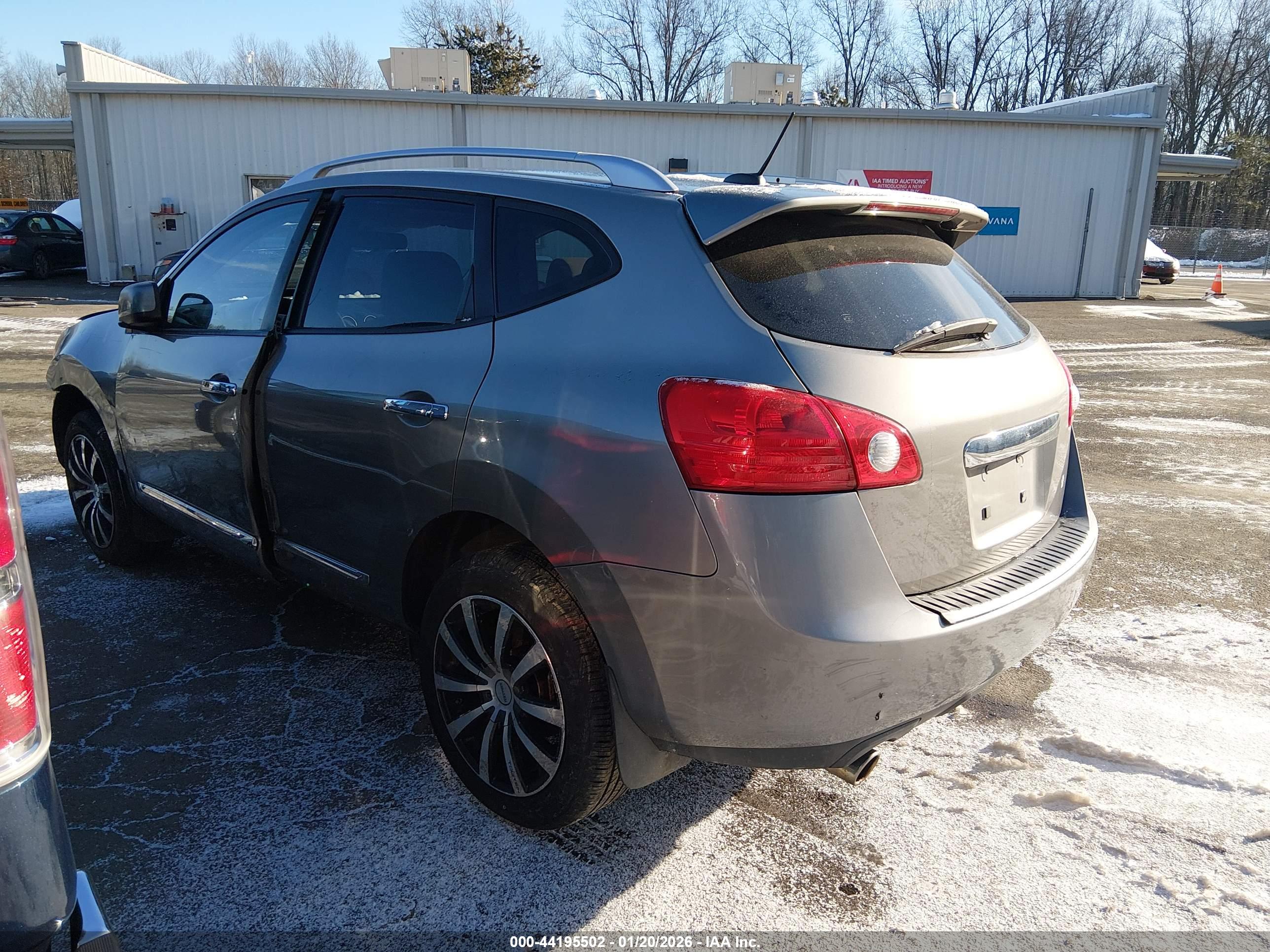 NISSAN ROGUE image 3