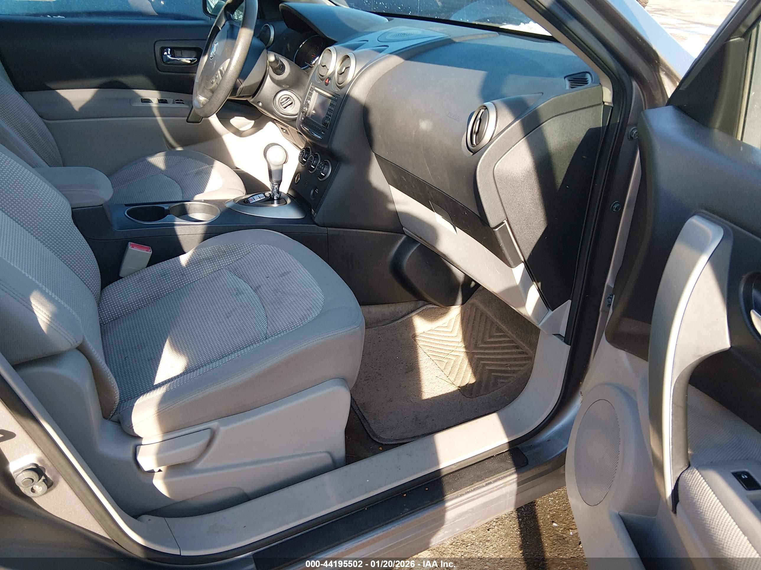 NISSAN ROGUE image 5