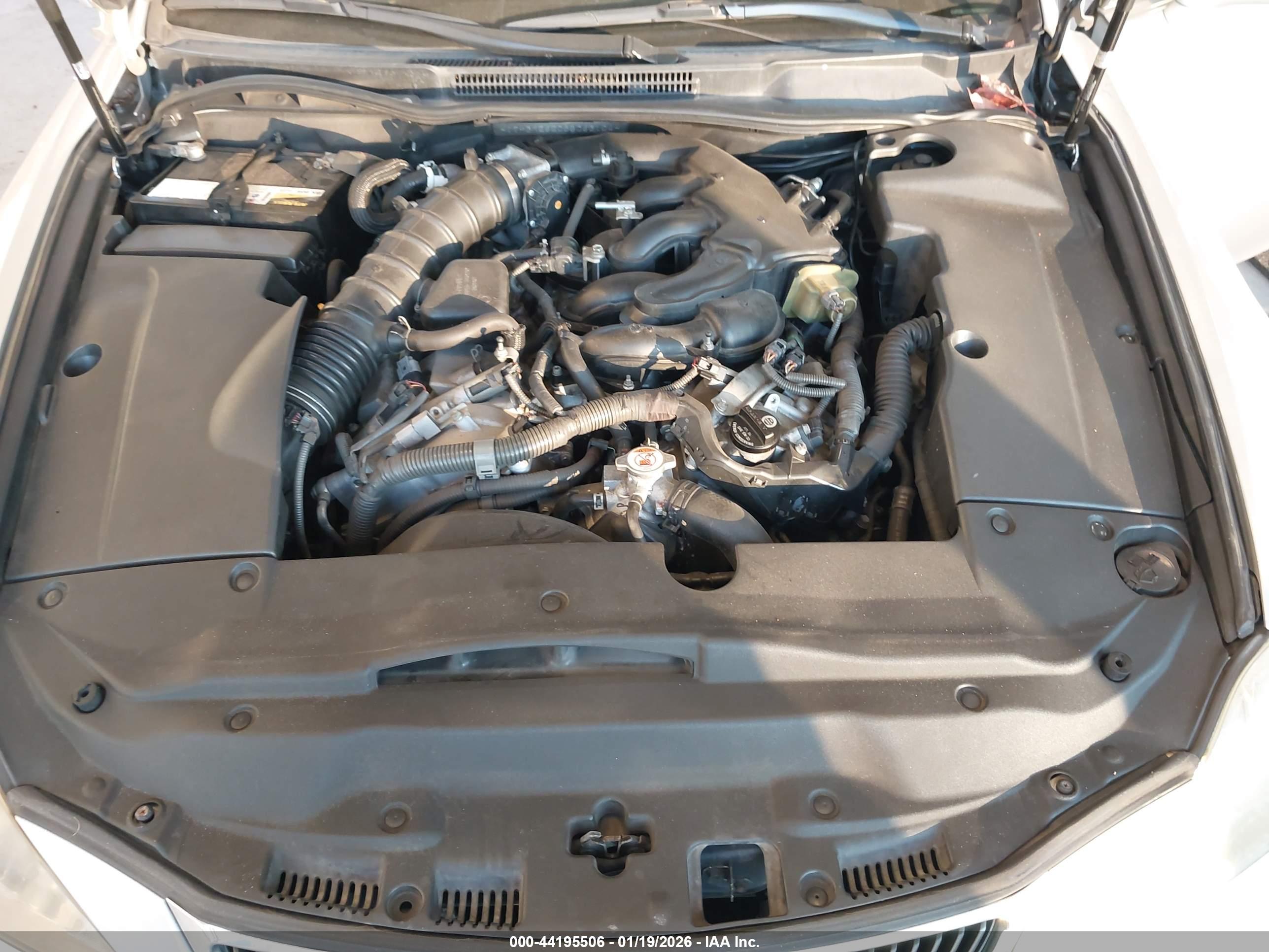 LEXUS IS image 10