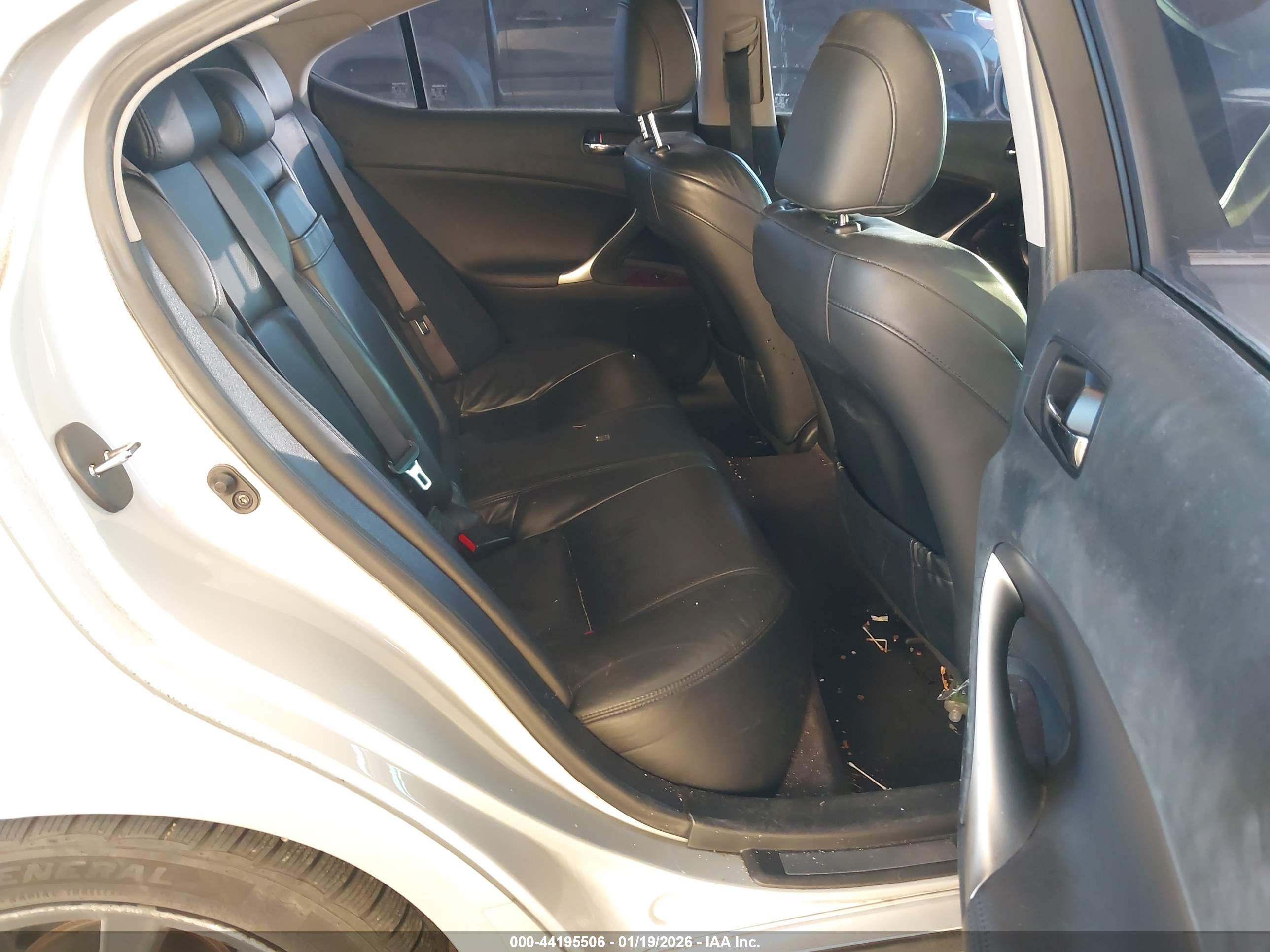 LEXUS IS image 8