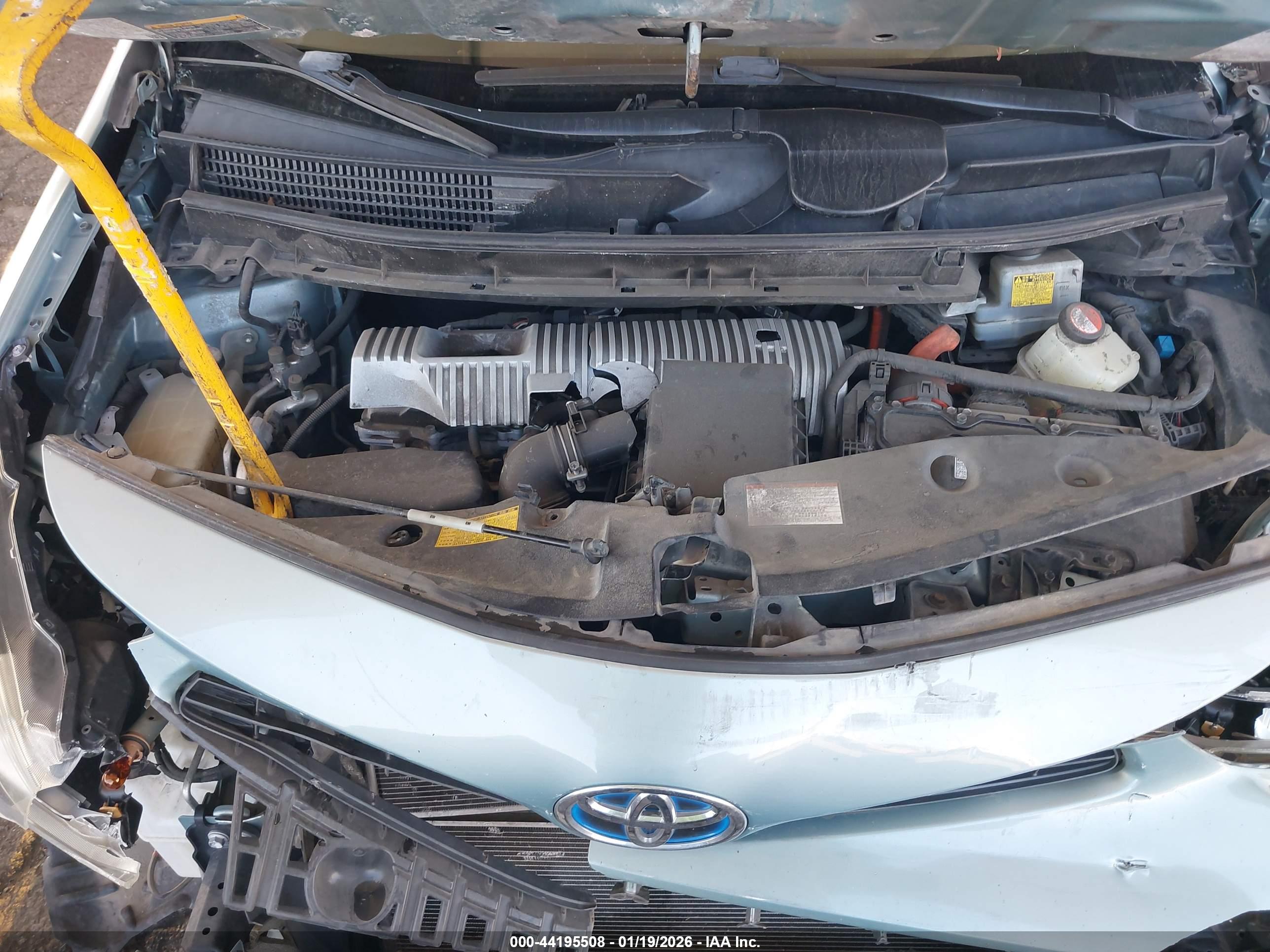 TOYOTA PRIUS image 10