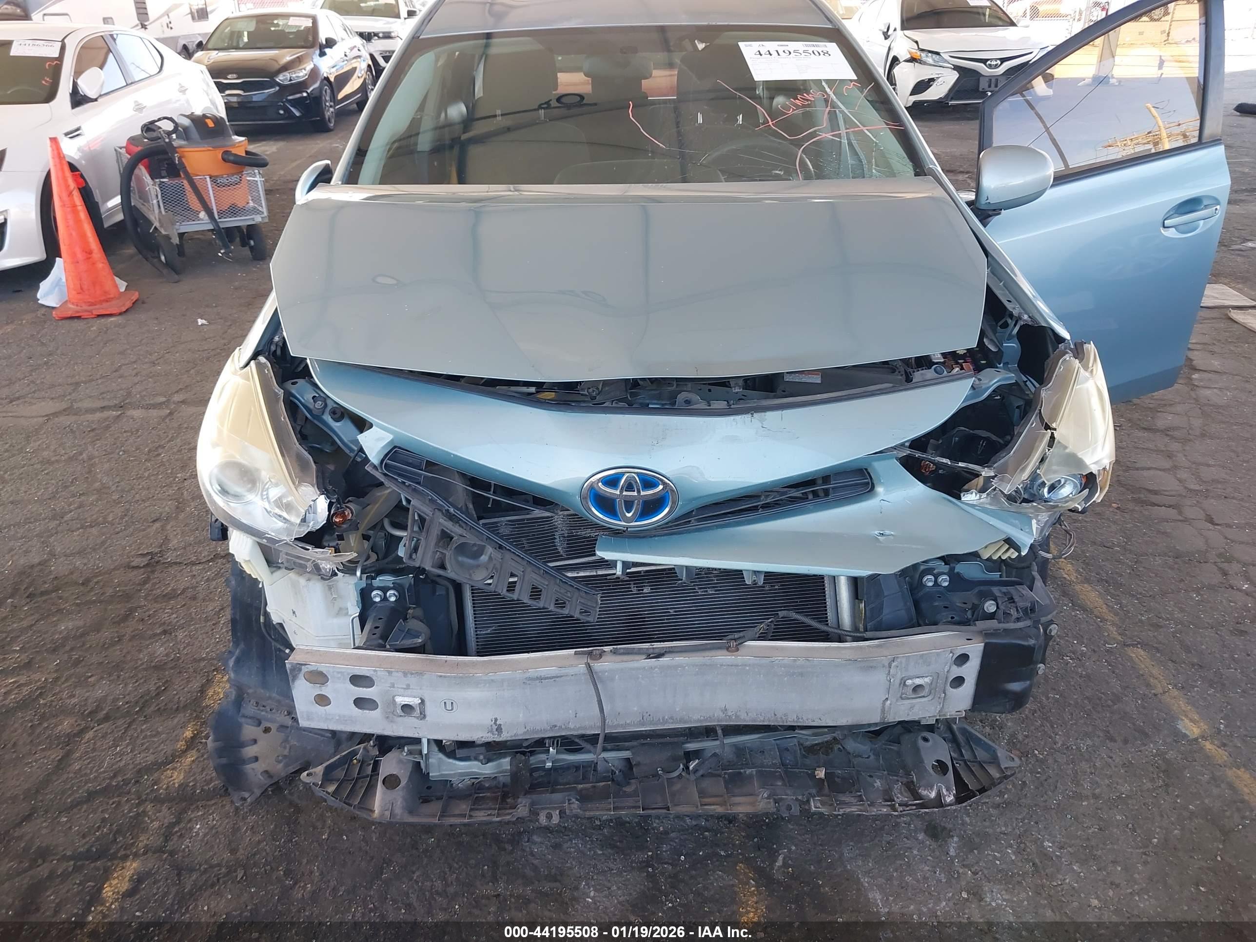 TOYOTA PRIUS image 6