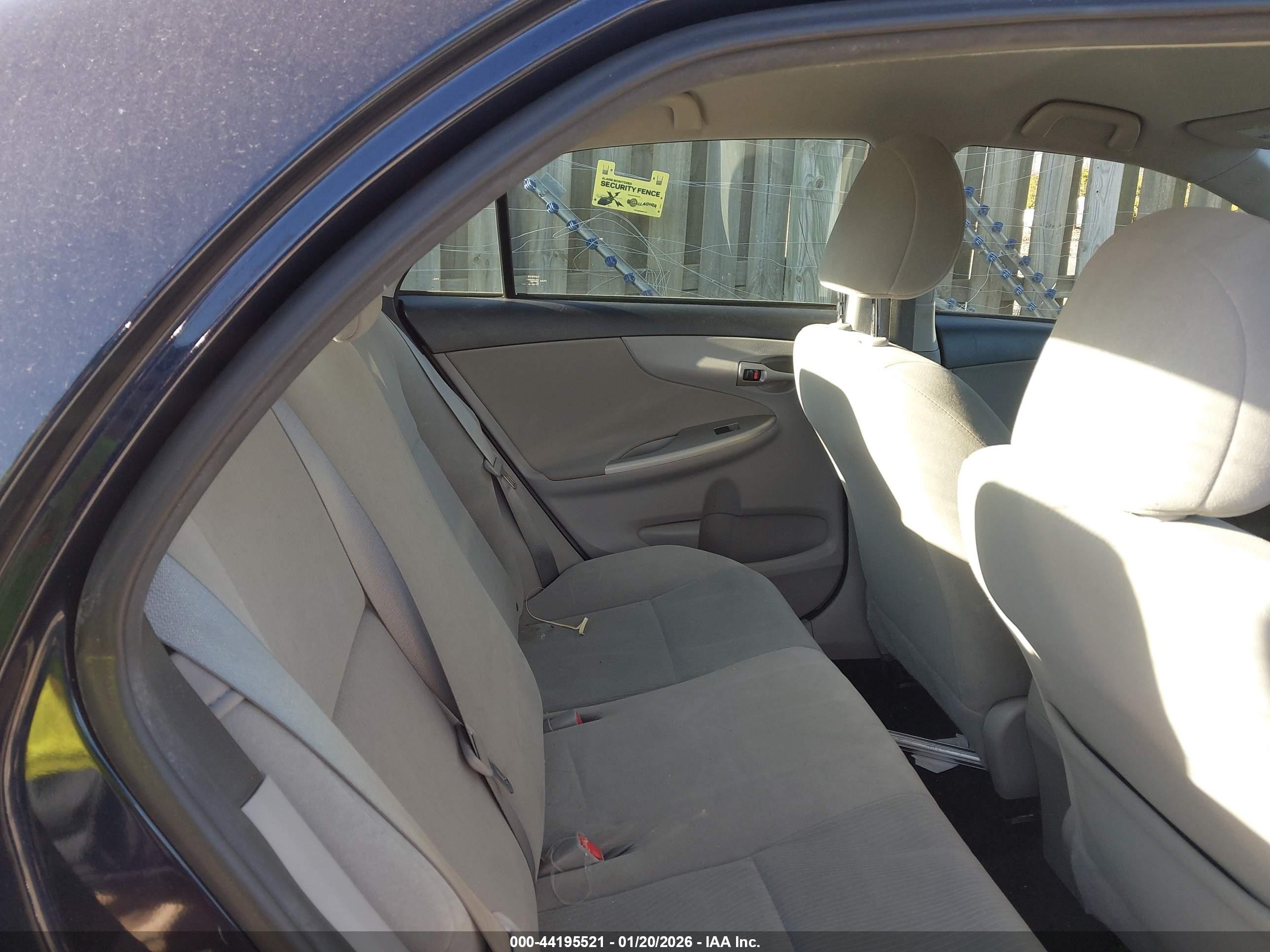 TOYOTA COROLLA image 8