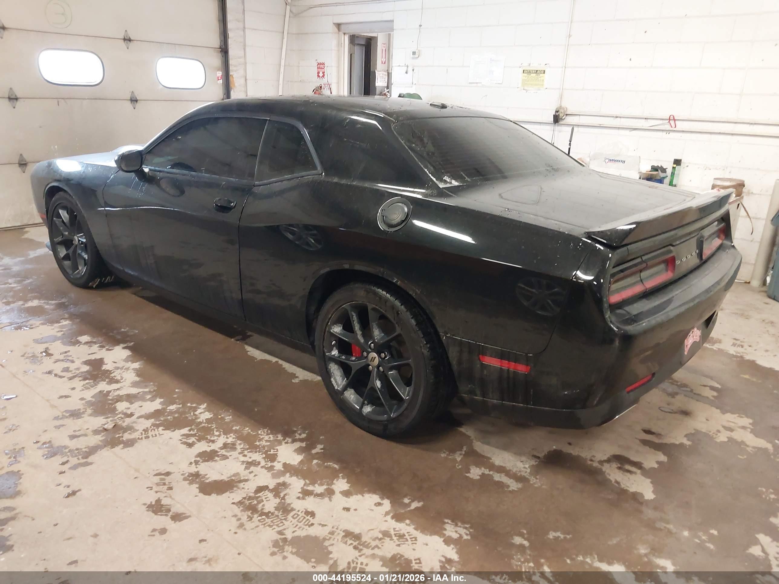 DODGE CHALLENGER image 3
