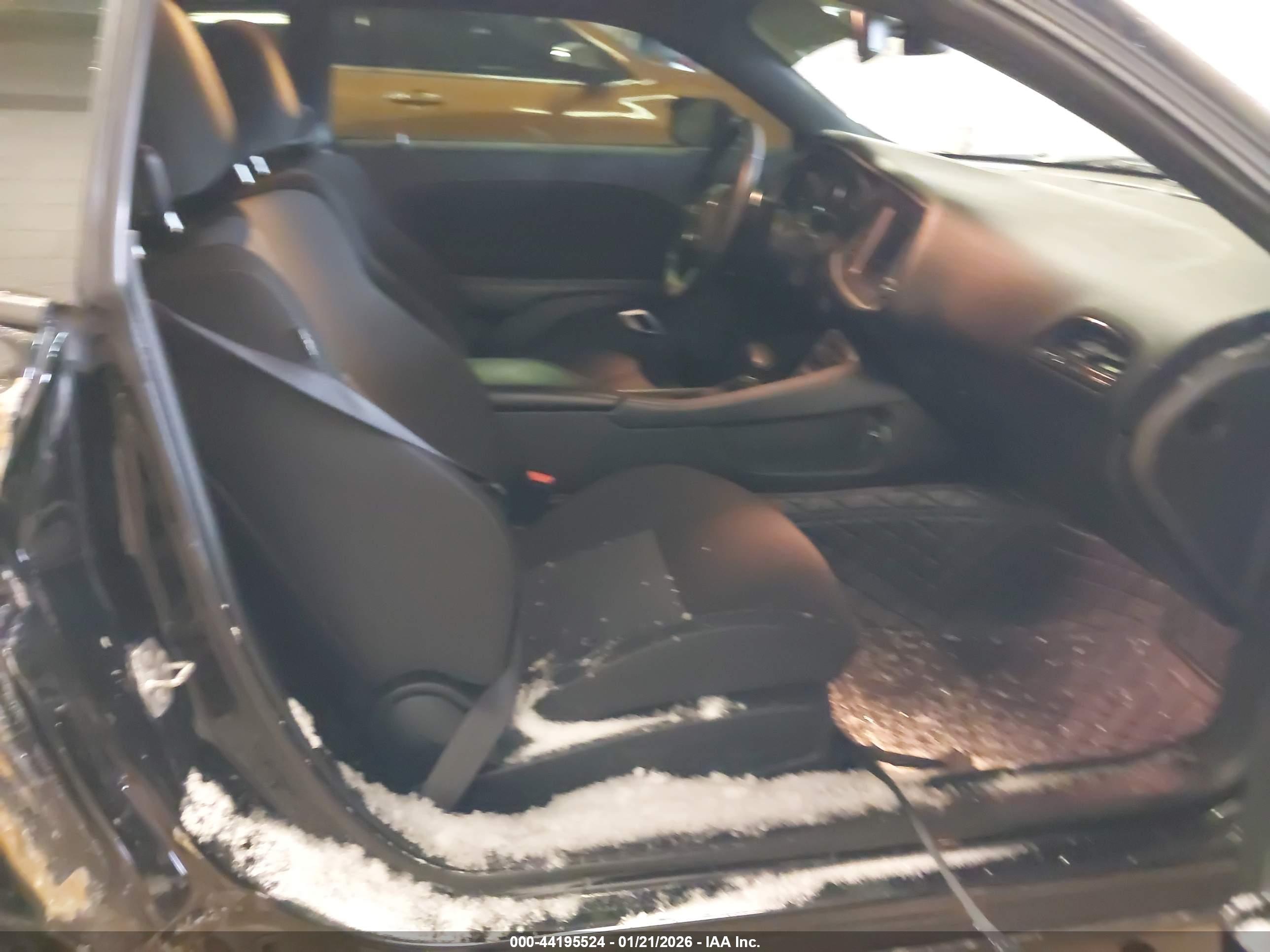DODGE CHALLENGER image 5