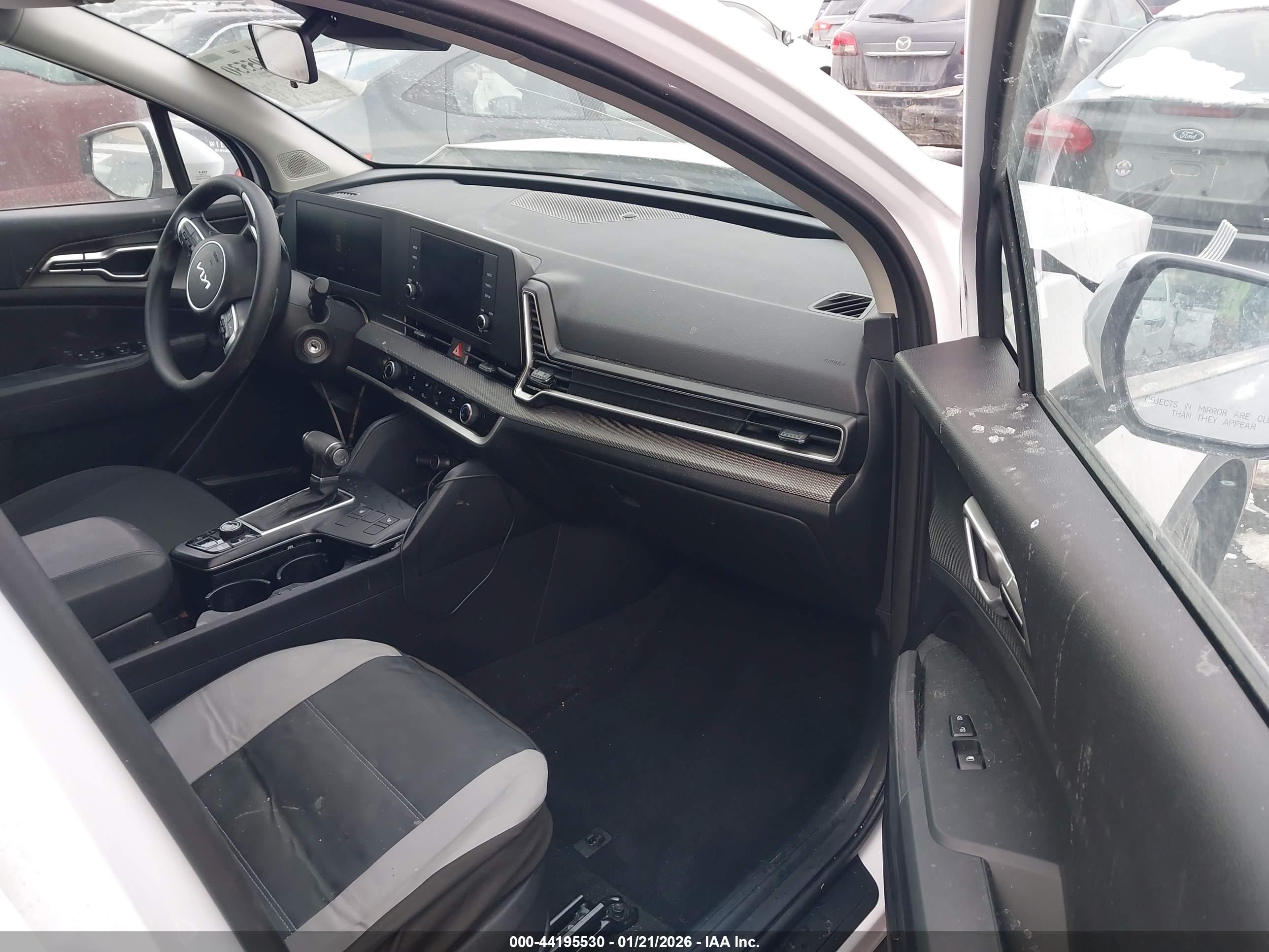 KIA SPORTAGE image 5