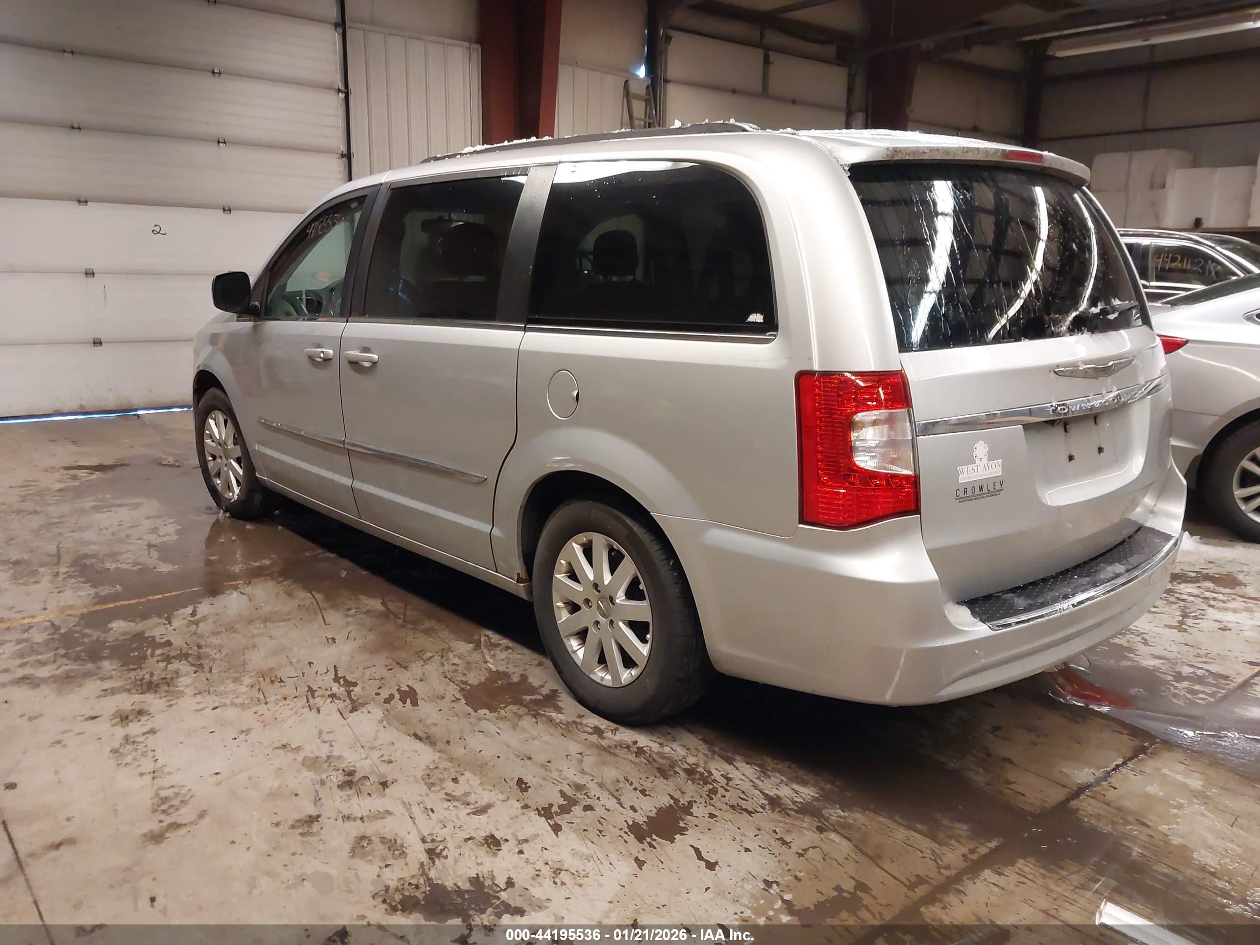 CHRYSLER TOWN image 3