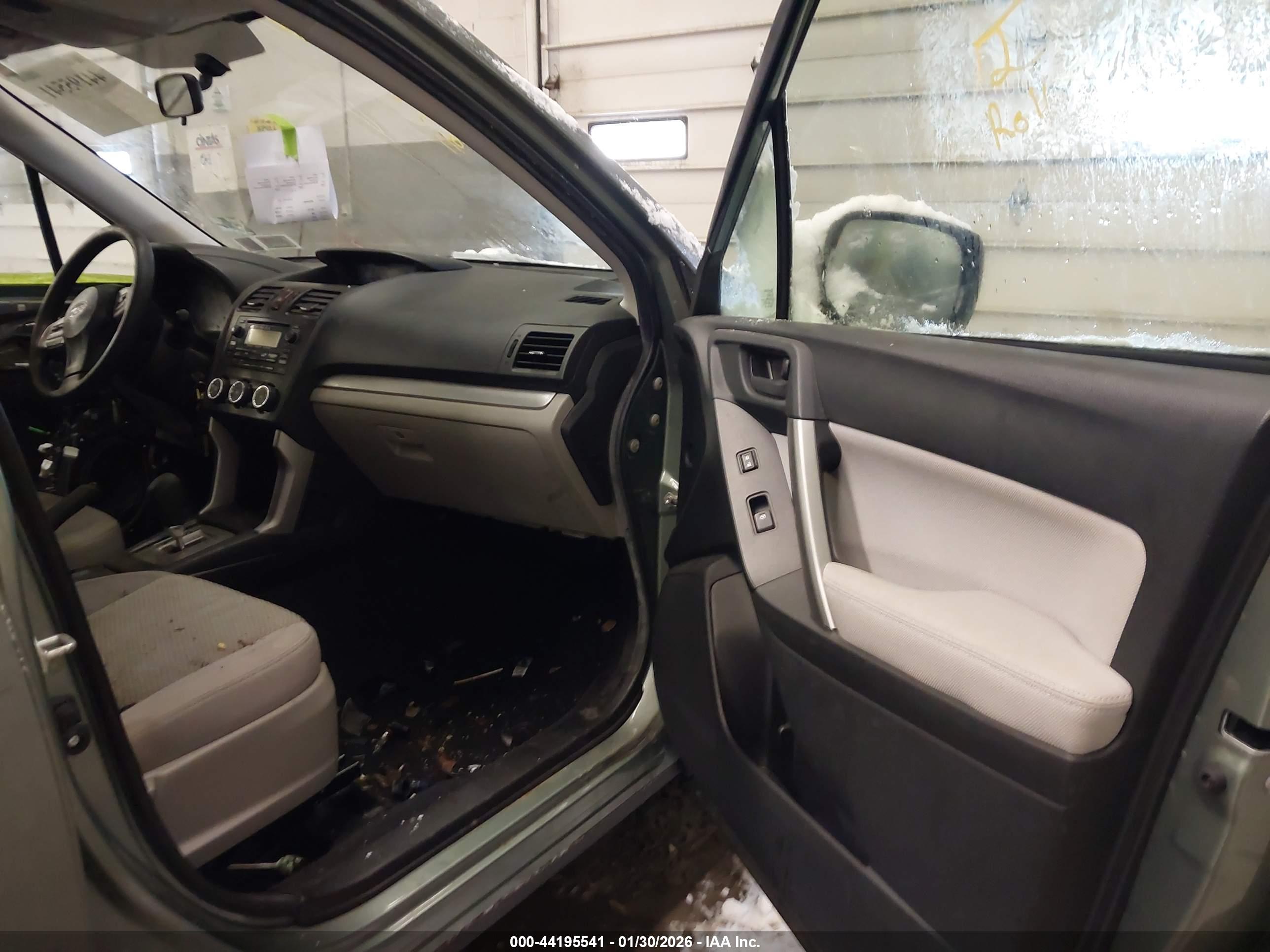 SUBARU FORESTER image 5