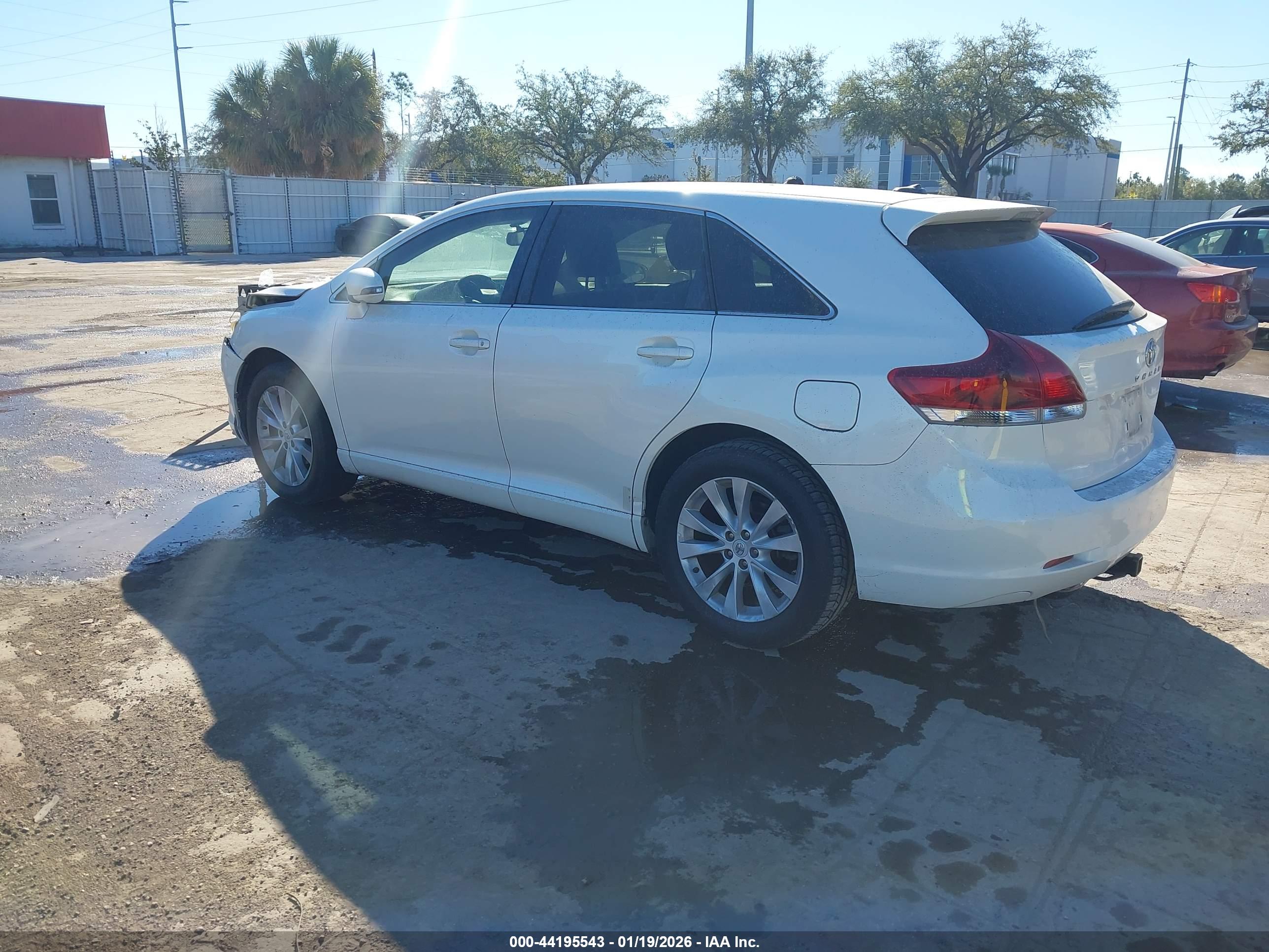 TOYOTA VENZA image 3