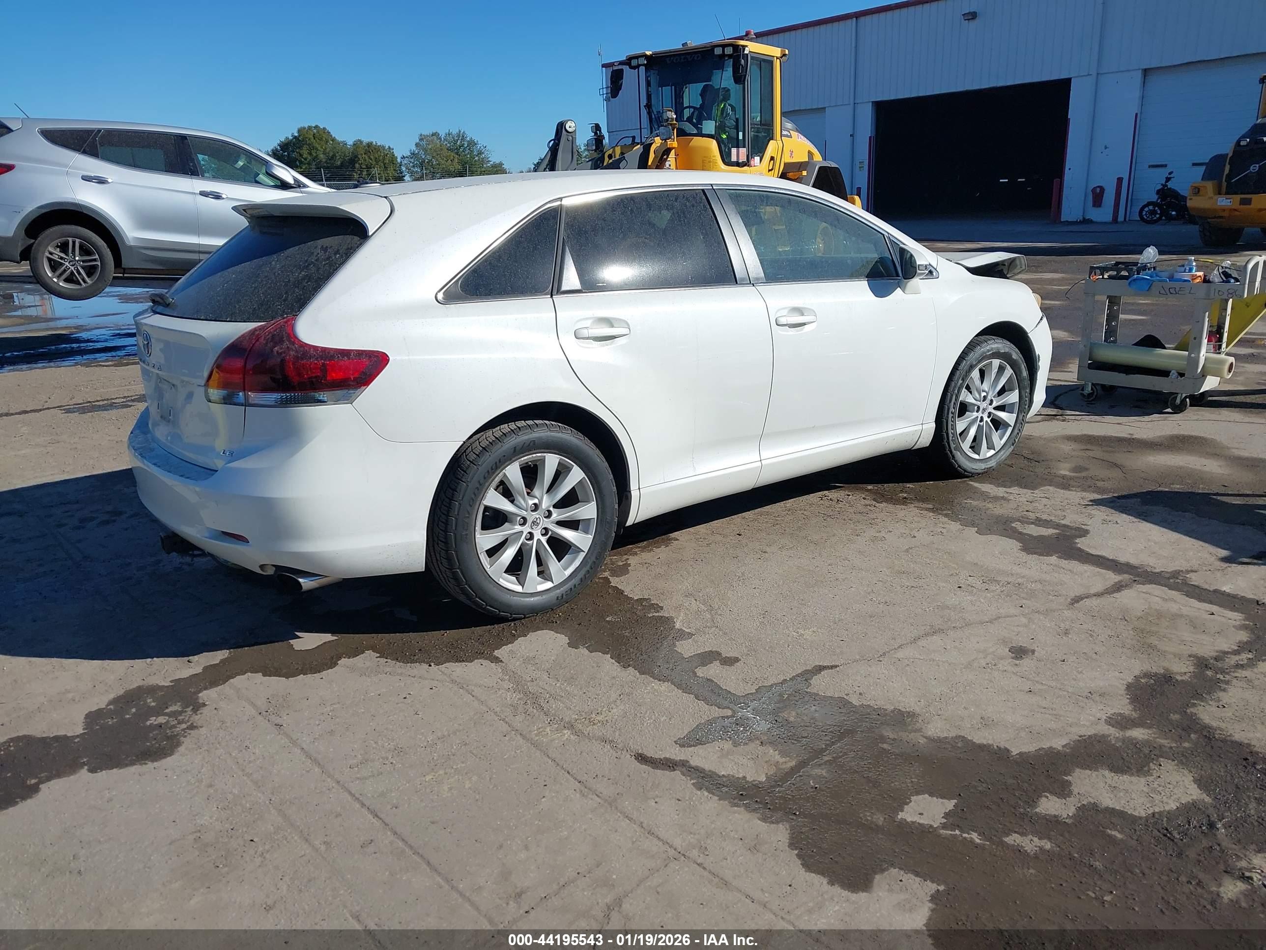 TOYOTA VENZA image 4