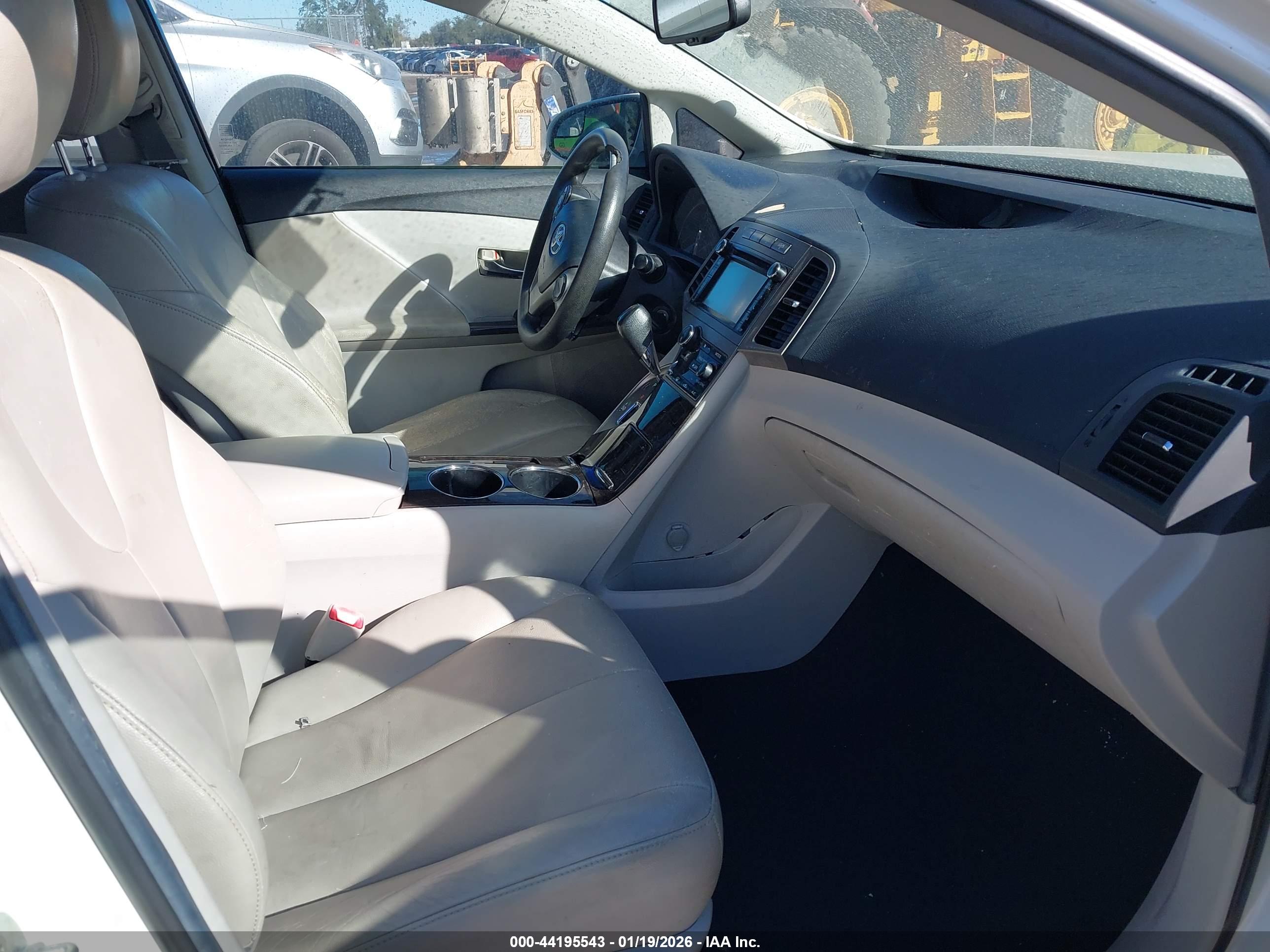 TOYOTA VENZA image 5