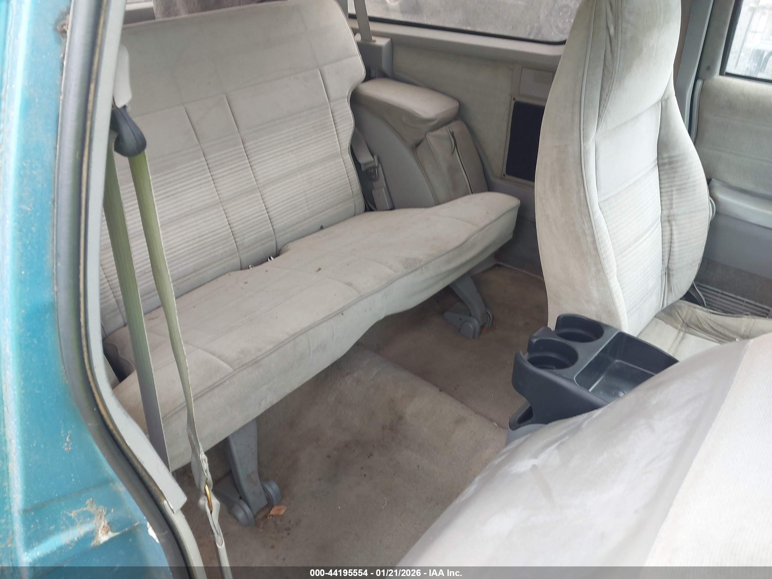 CHEVROLET BLAZER image 8