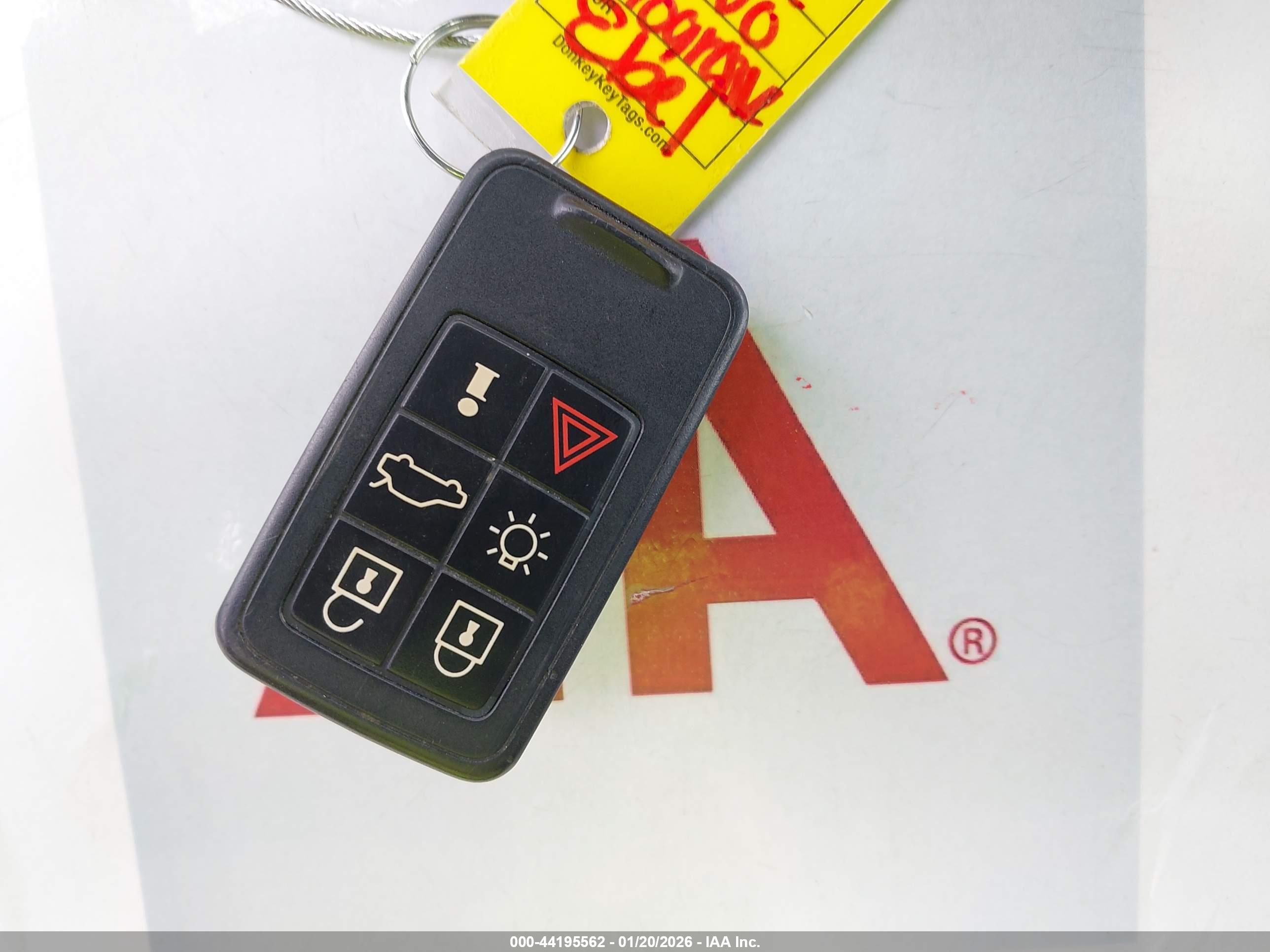VOLVO S60 image 11