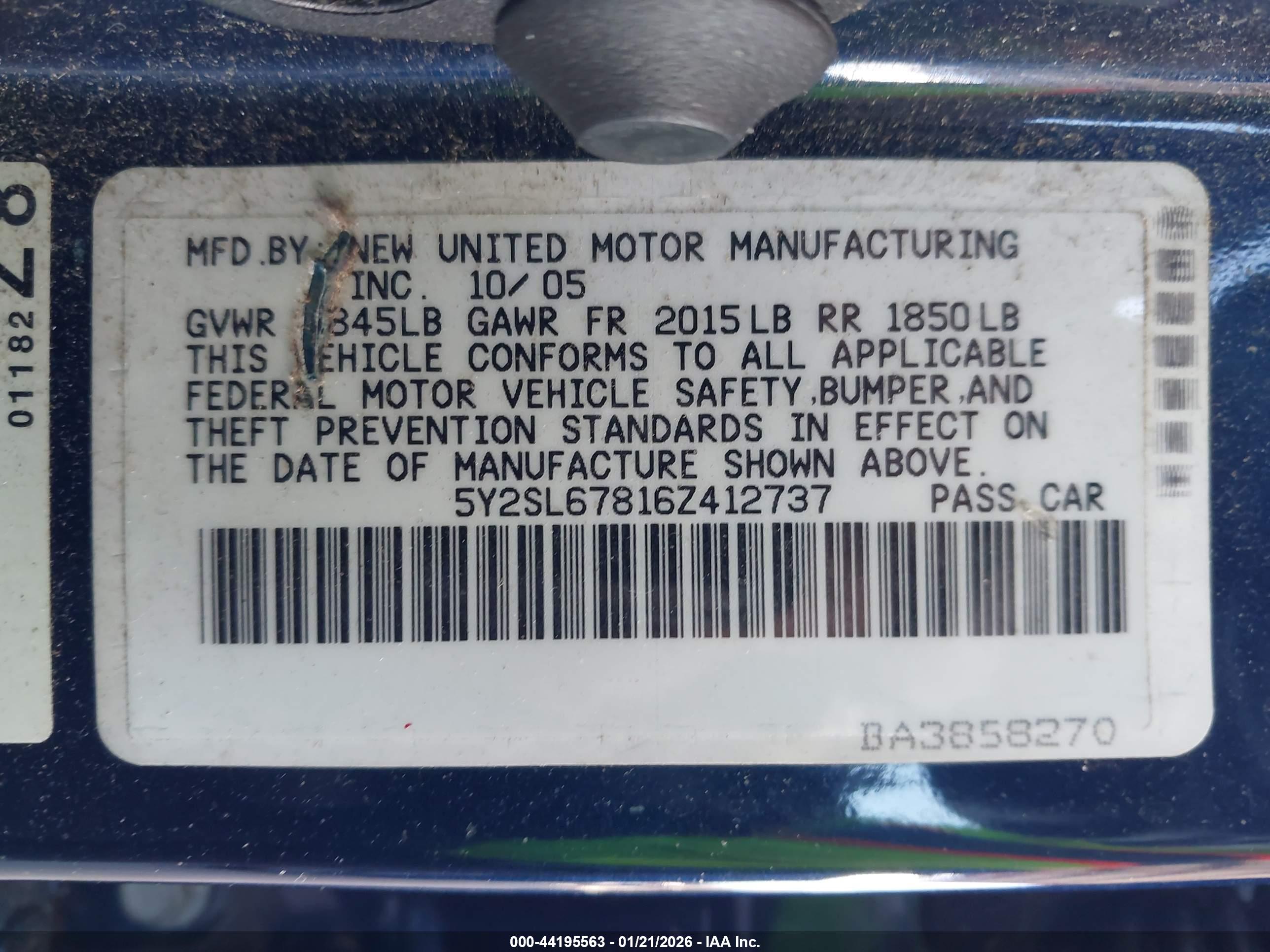 PONTIAC VIBE image 9