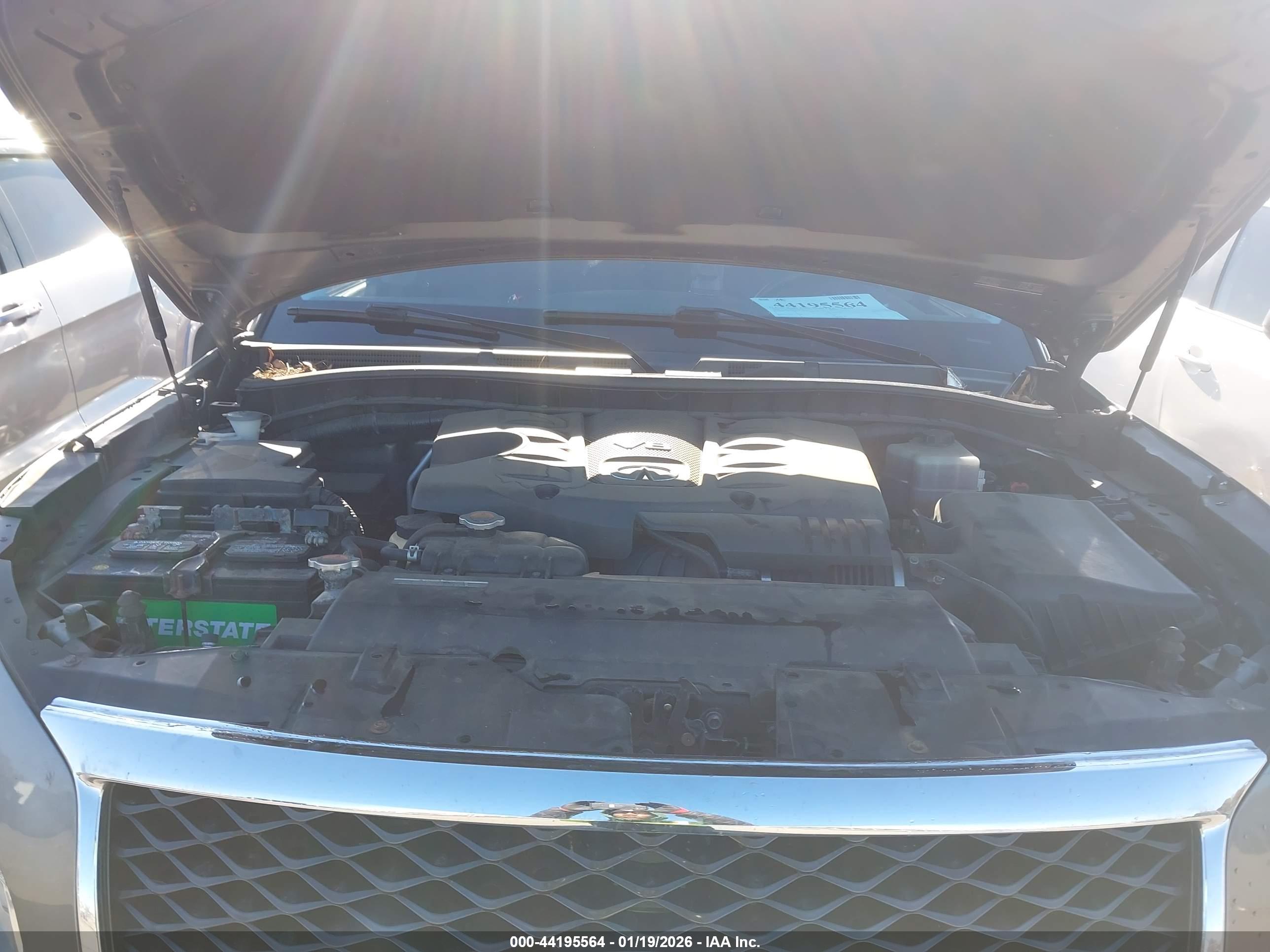 INFINITI QX80 image 10