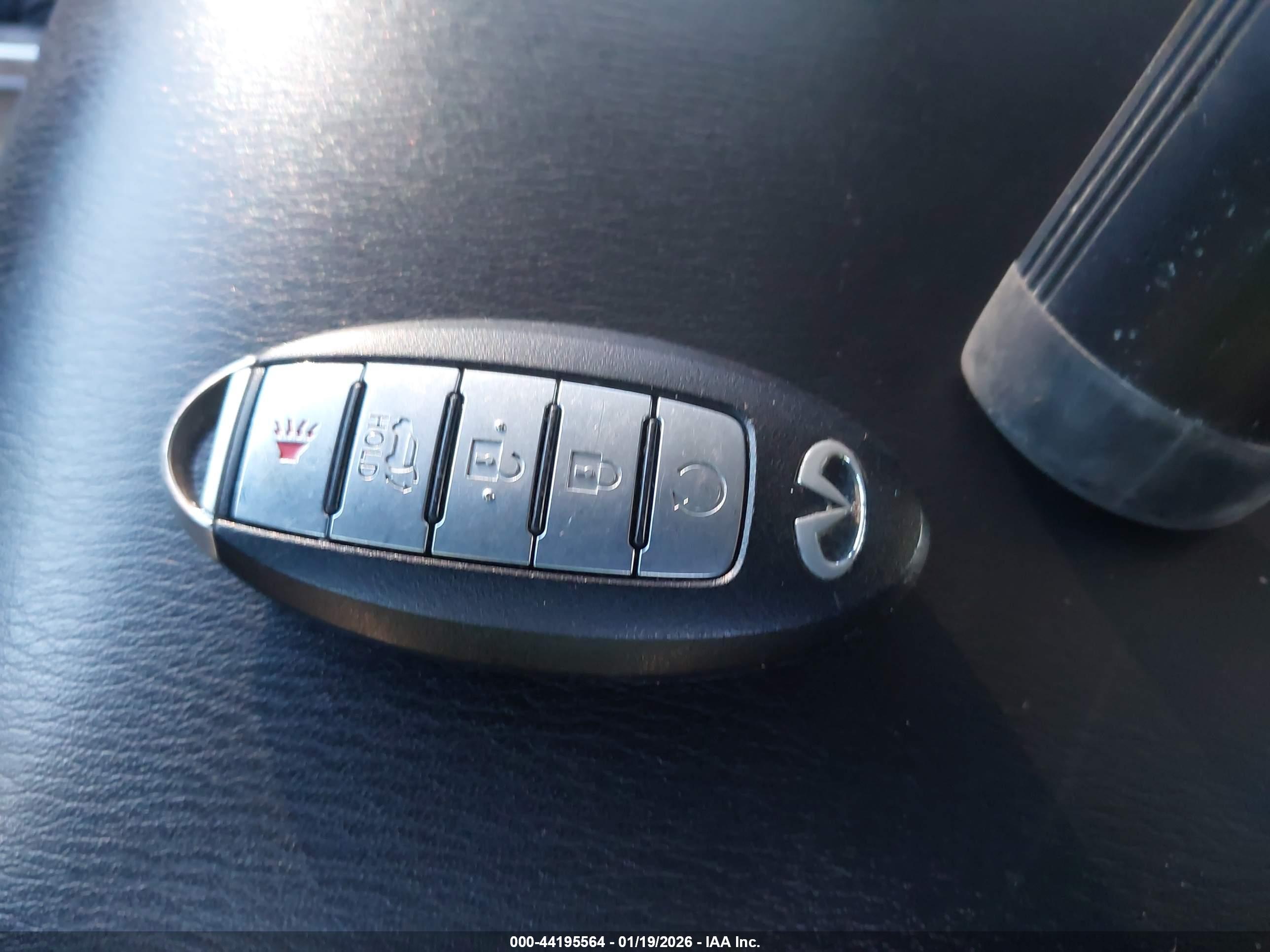 INFINITI QX80 image 11
