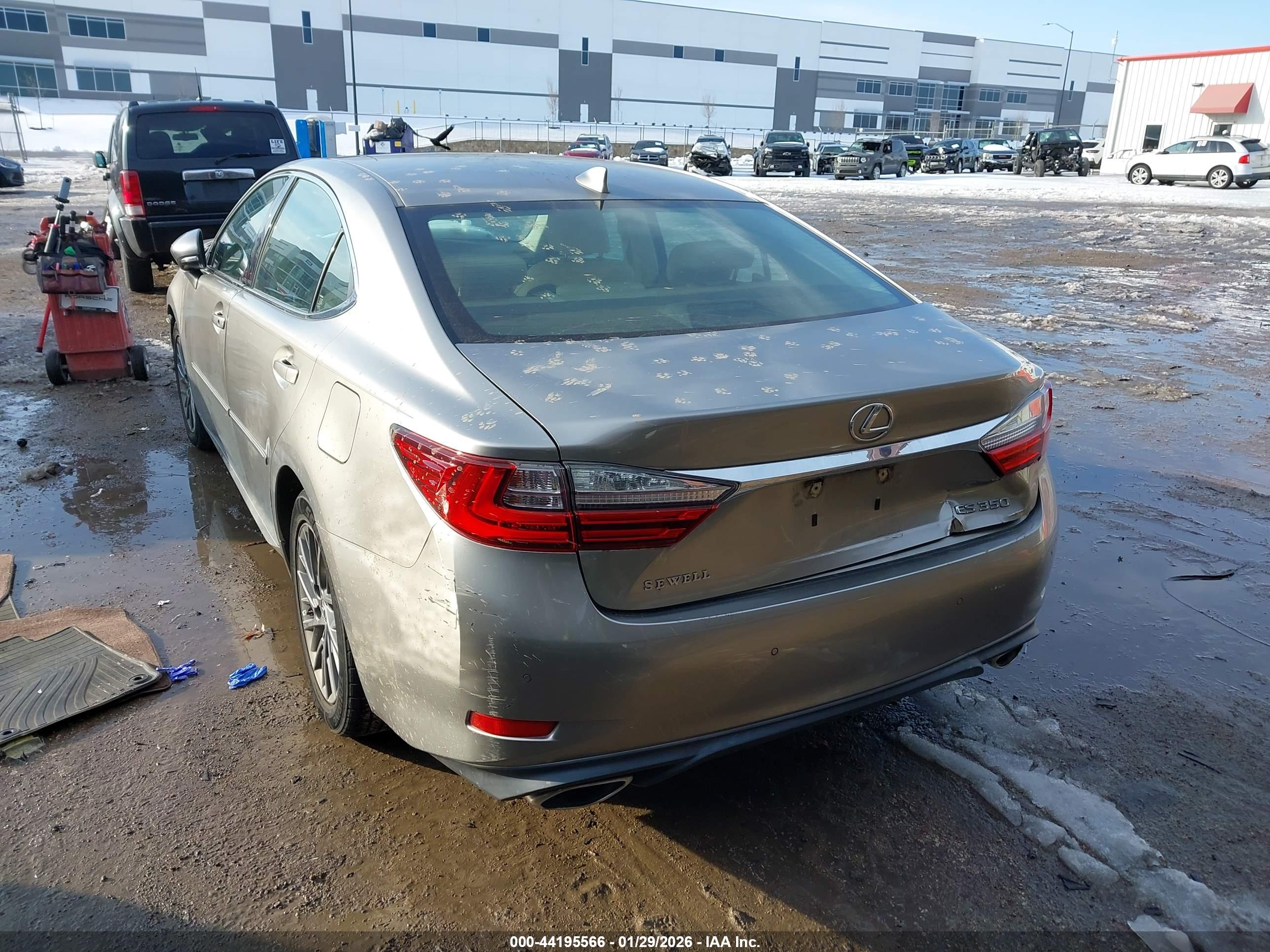 LEXUS ES image 3