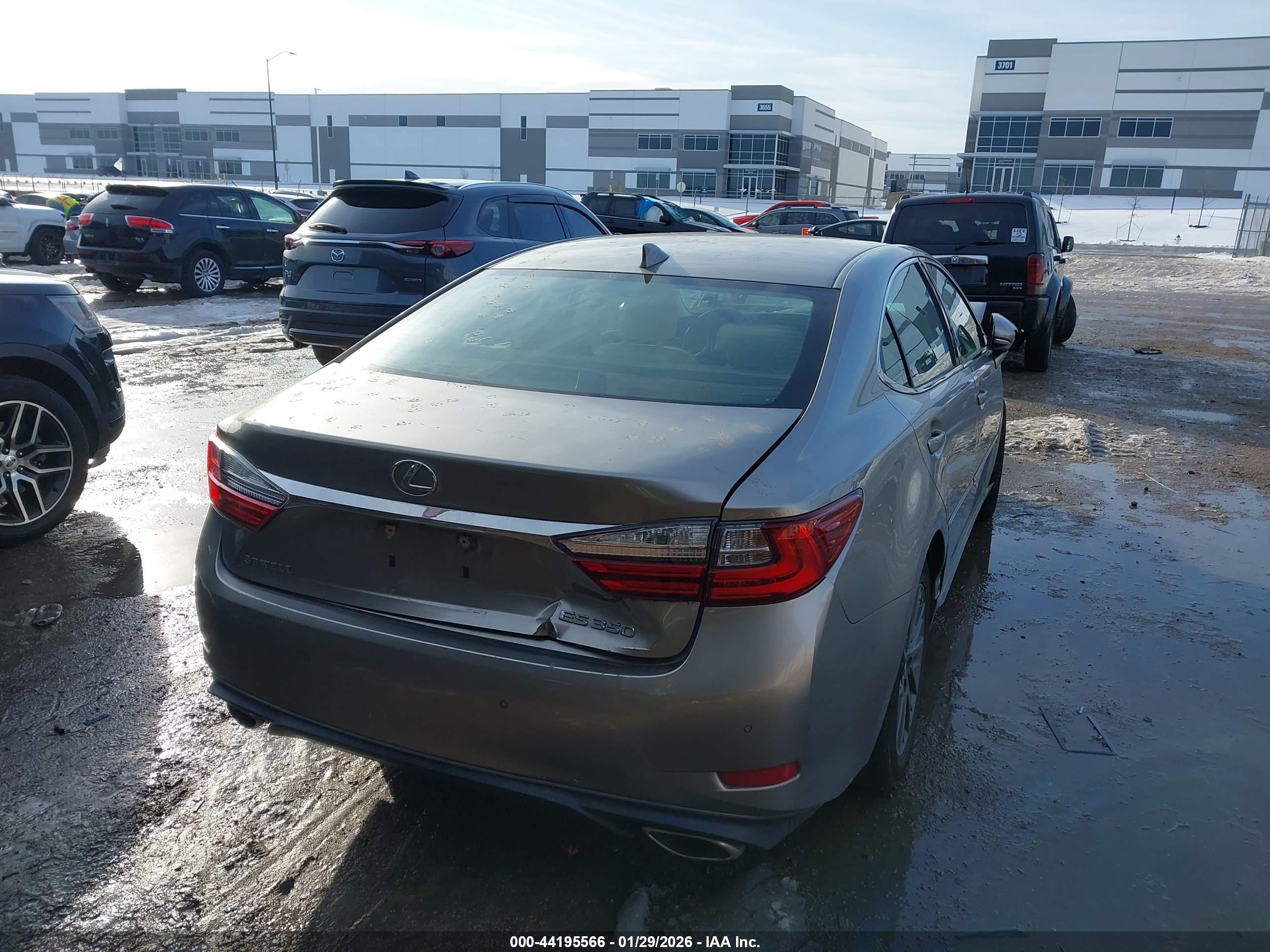 LEXUS ES image 4