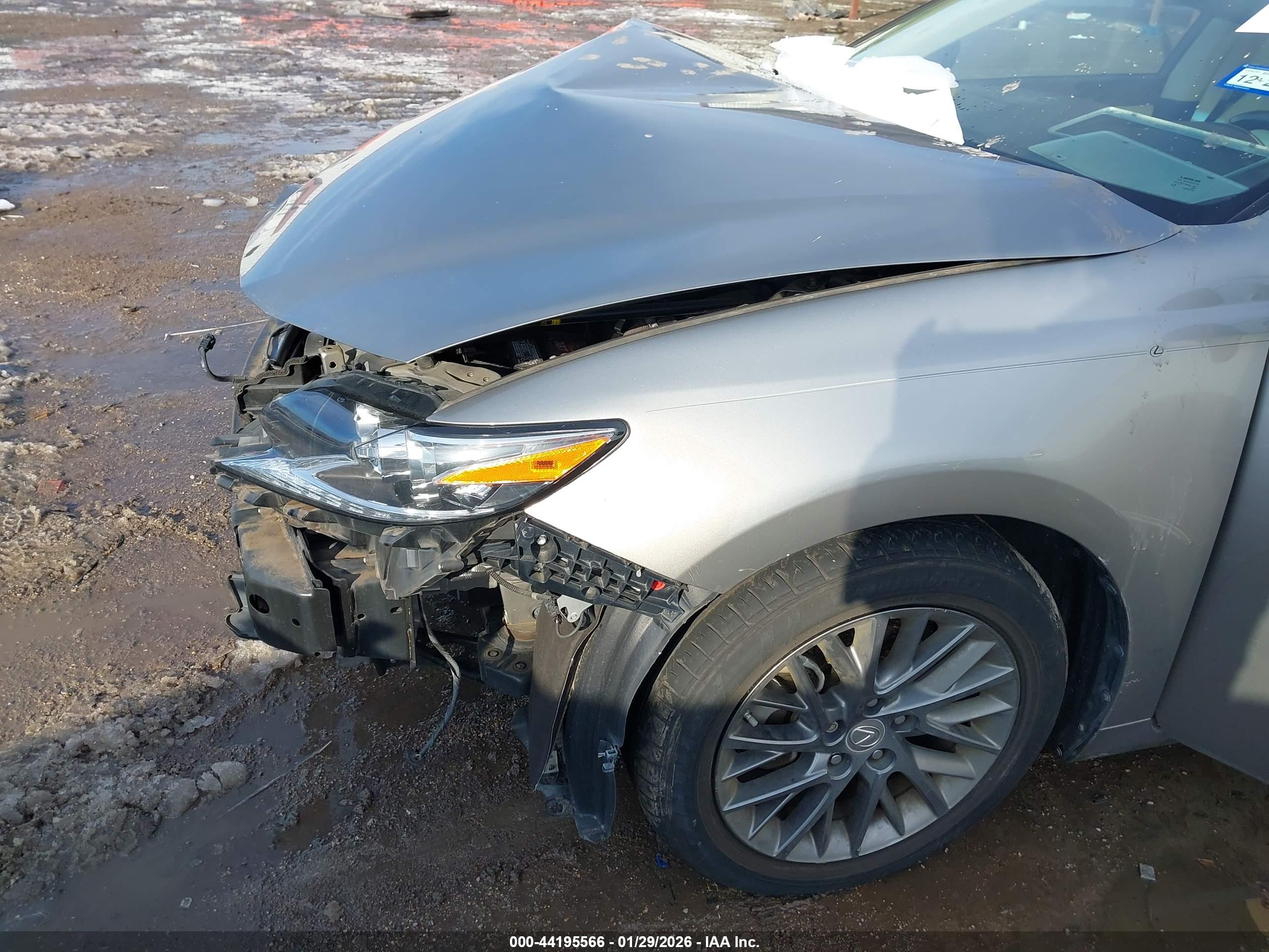 LEXUS ES image 6