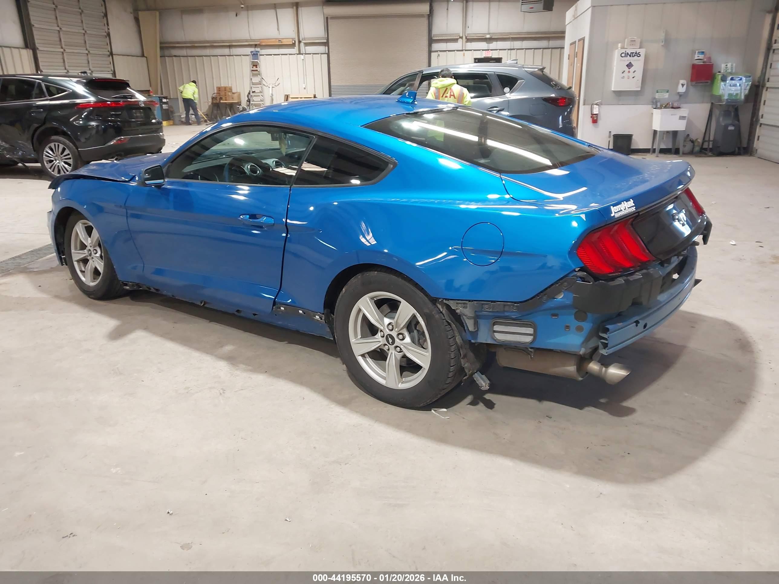 FORD MUSTANG image 3