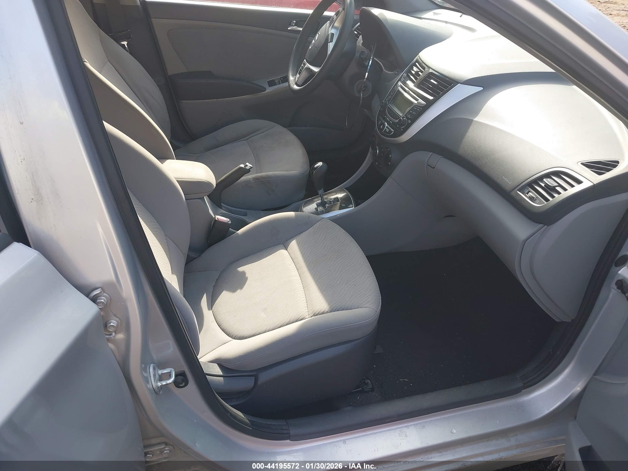 HYUNDAI ACCENT image 5