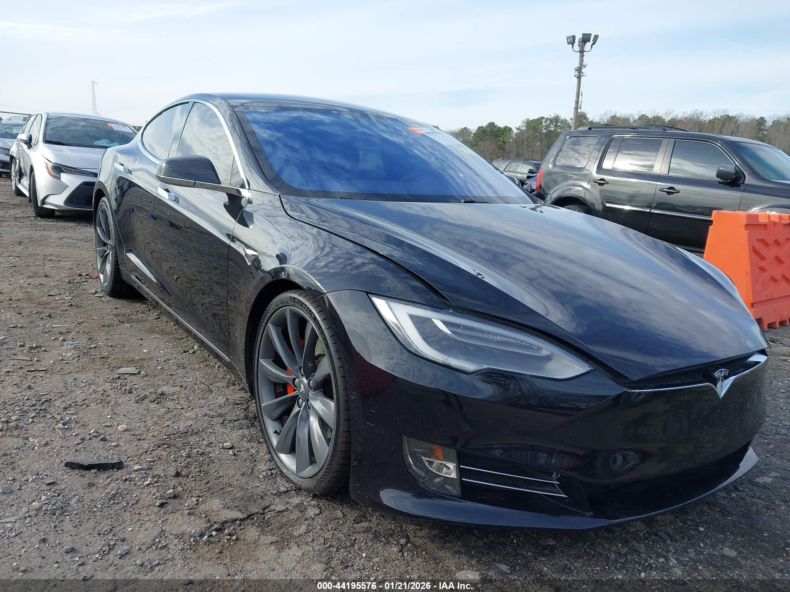 TESLA MODEL image 6