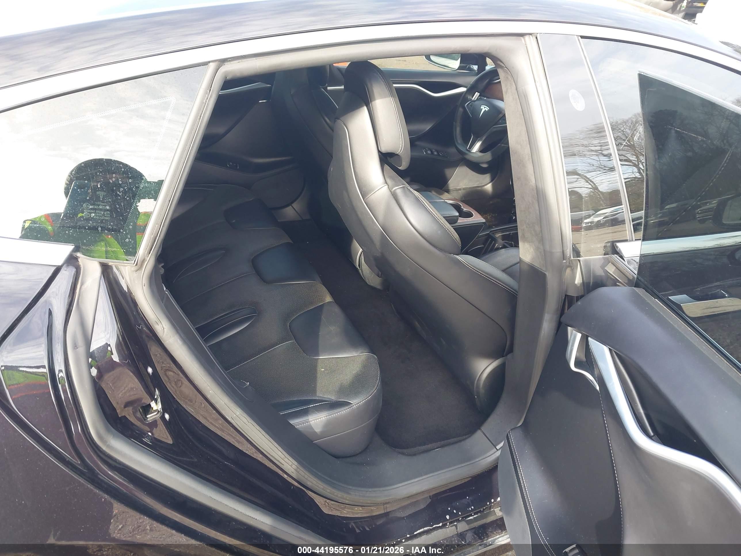 TESLA MODEL image 8